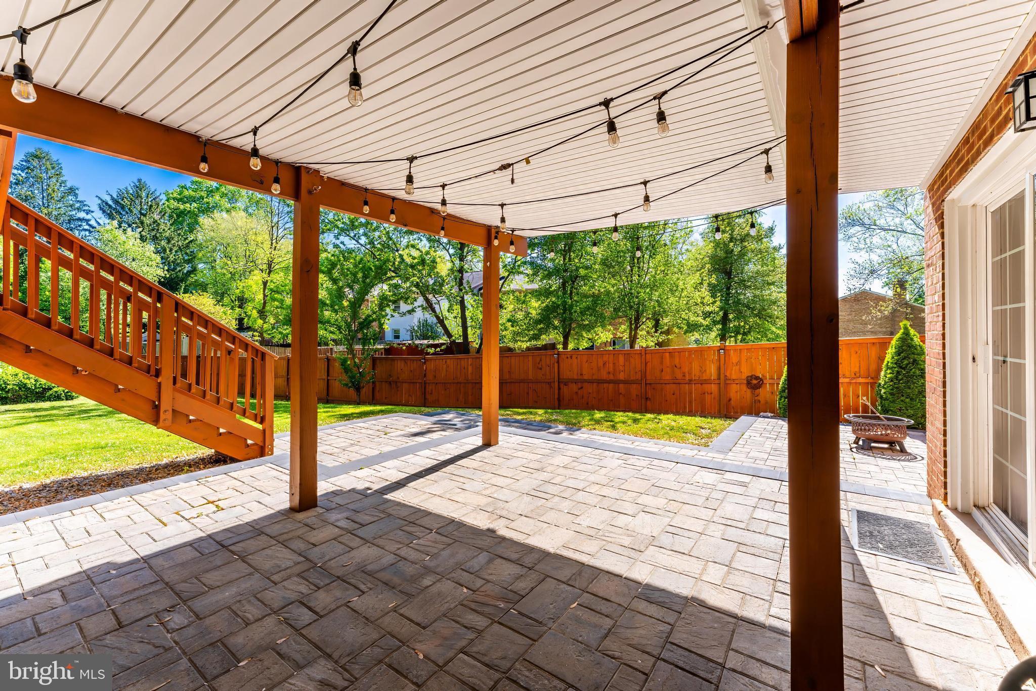 LONDON TOWN WEST - Residential