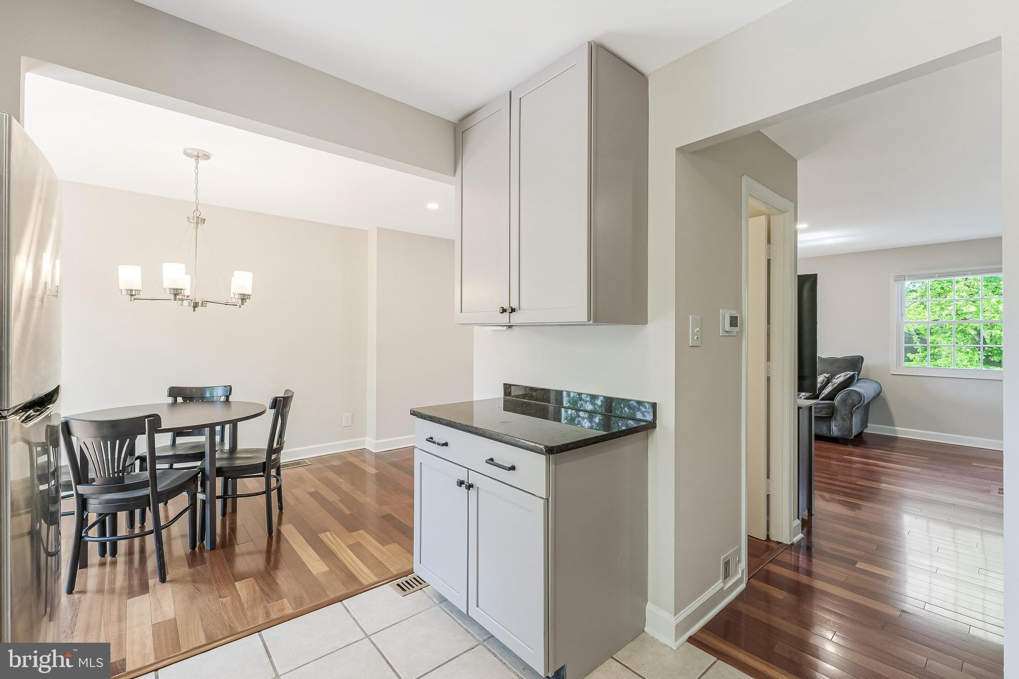 LONDON TOWN WEST - Residential