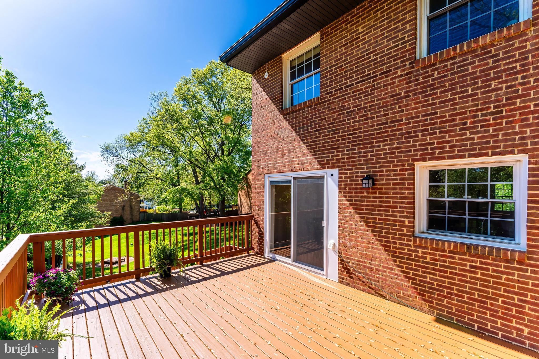 LONDON TOWN WEST - Residential