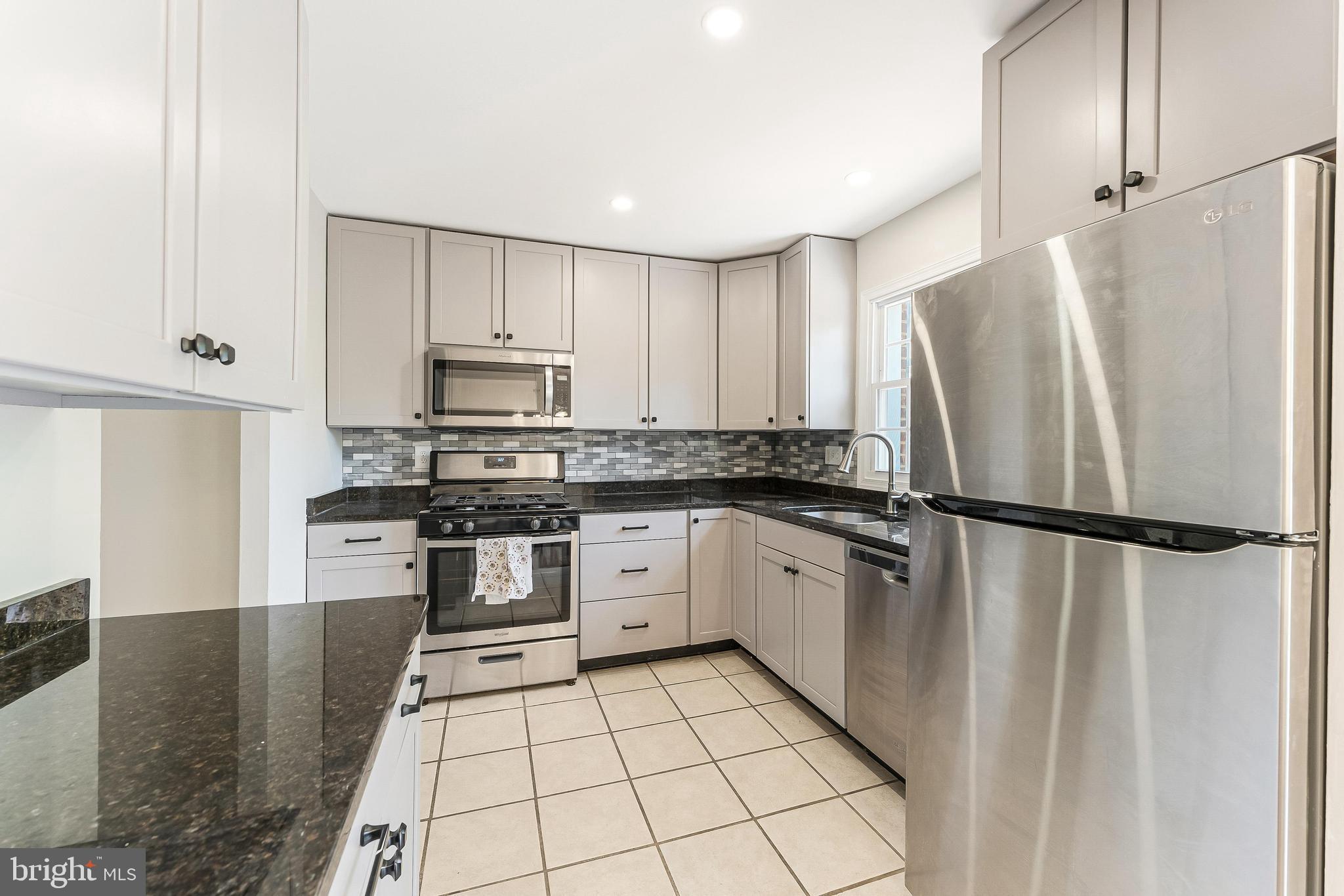 LONDON TOWN WEST - Residential