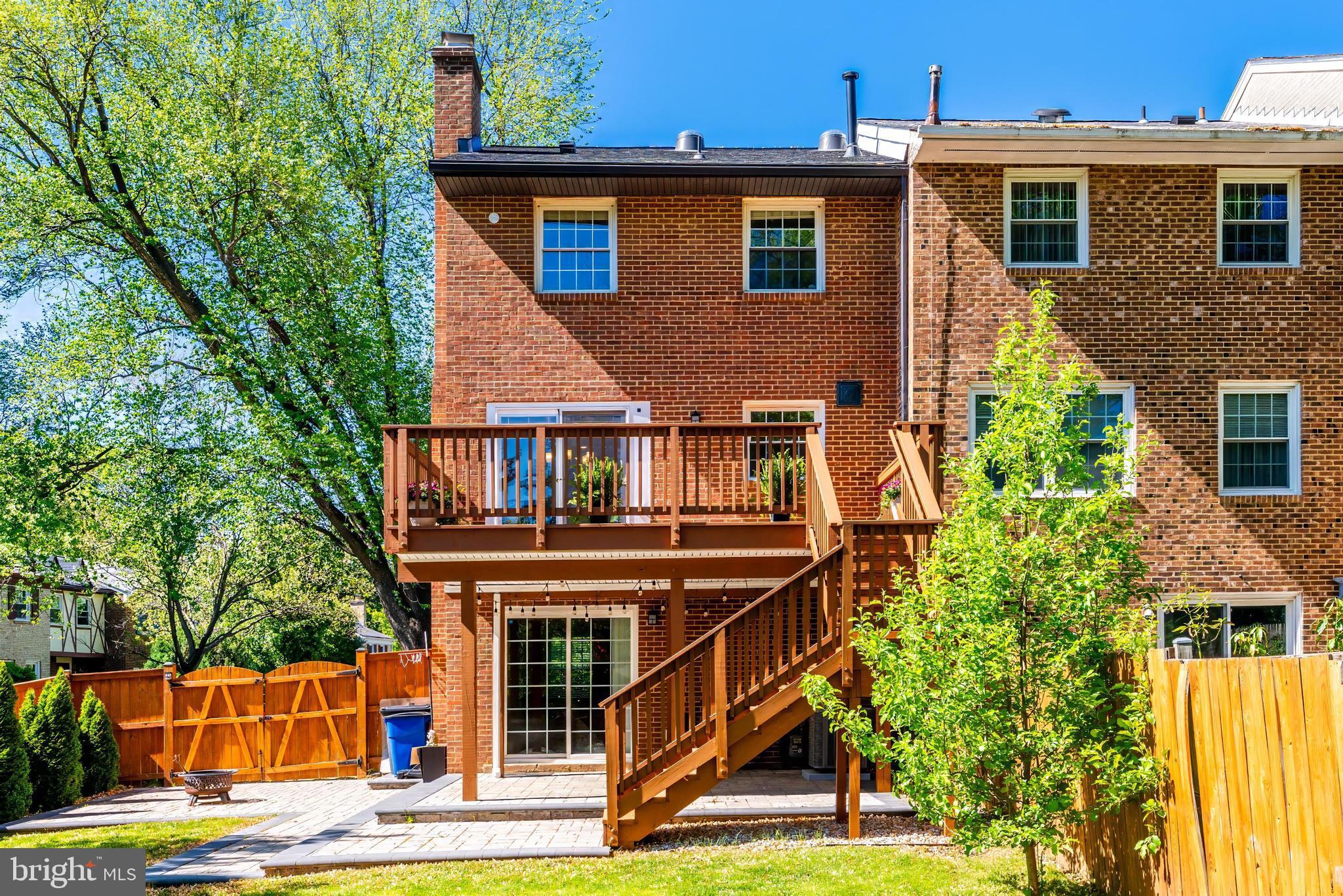 LONDON TOWN WEST - Residential