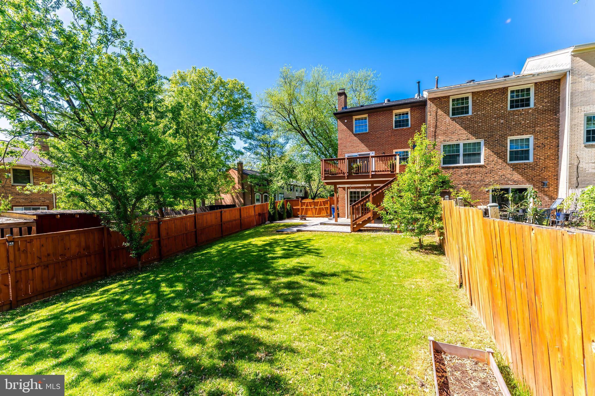 LONDON TOWN WEST - Residential