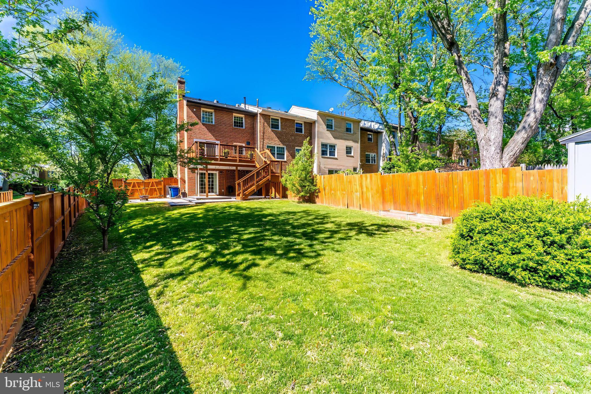 LONDON TOWN WEST - Residential