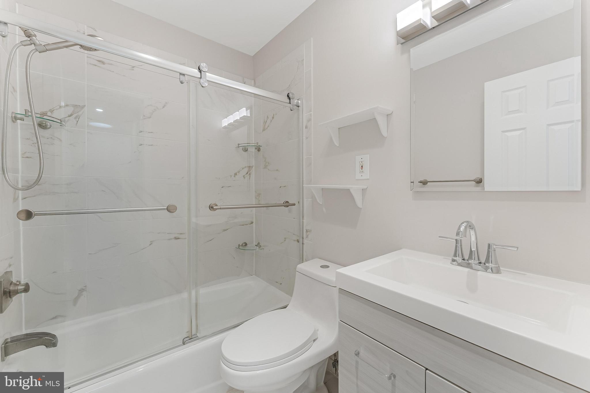 LONDON TOWN WEST - Residential