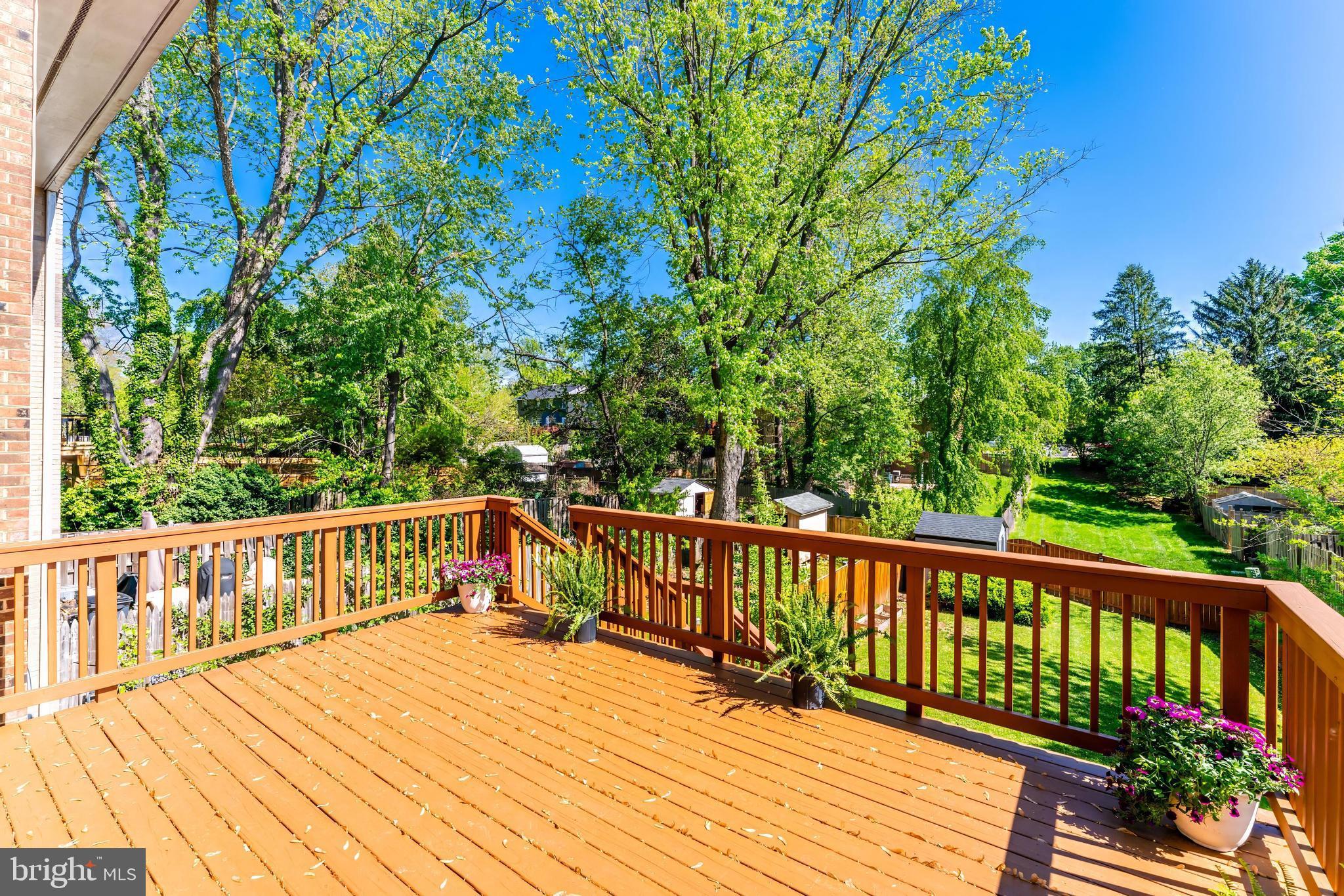 LONDON TOWN WEST - Residential