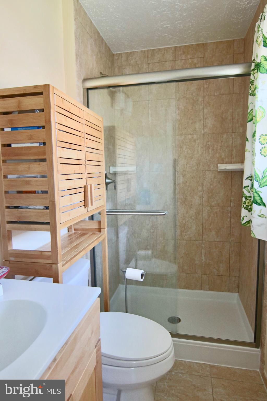 THE PROVINCES - Residential