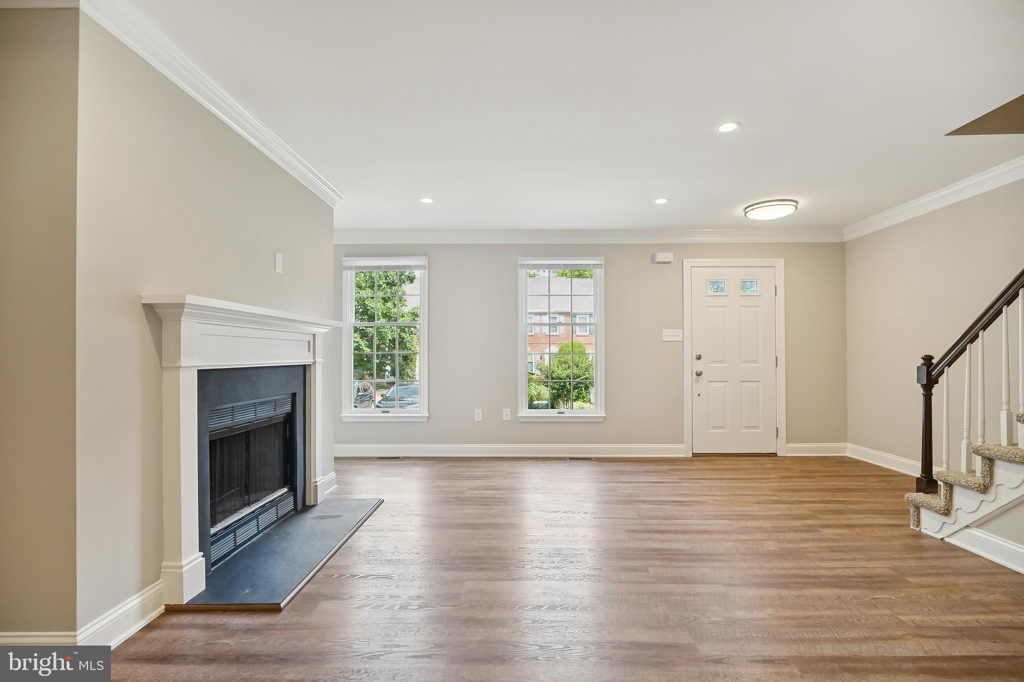 EAST FALLS - Residential Lease