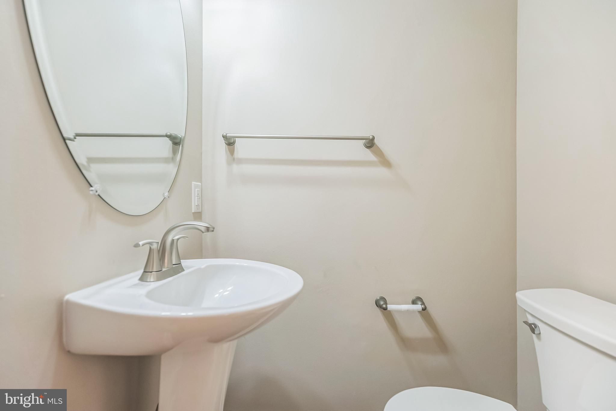 EAST FALLS - Residential Lease