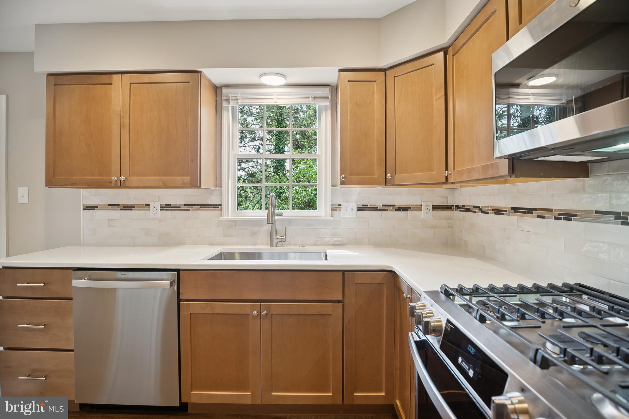 EAST FALLS - Residential Lease