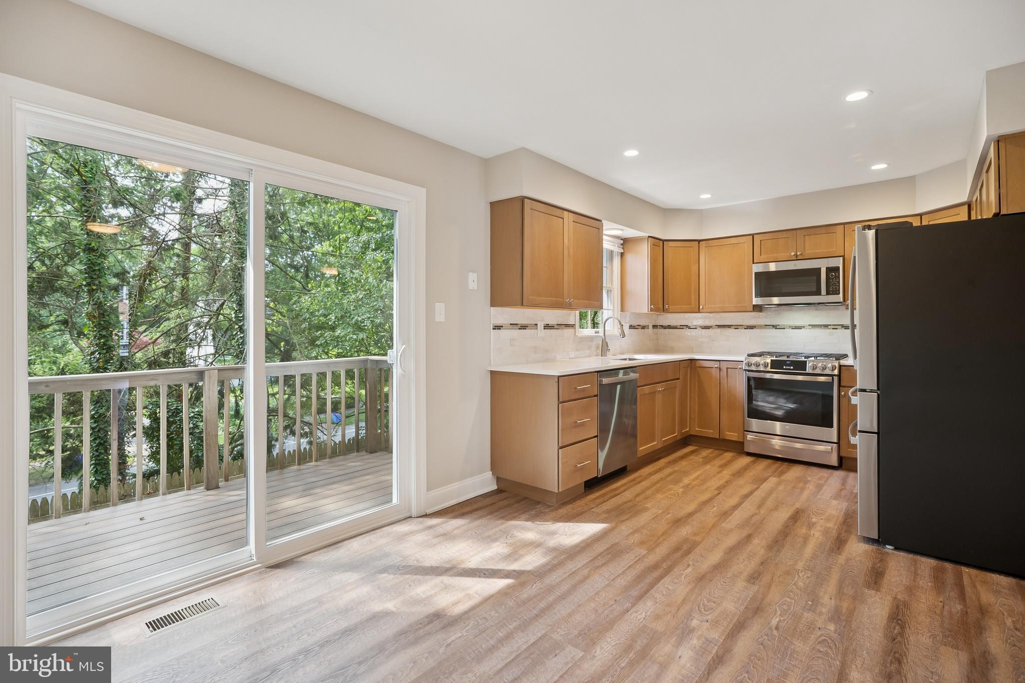 EAST FALLS - Residential Lease