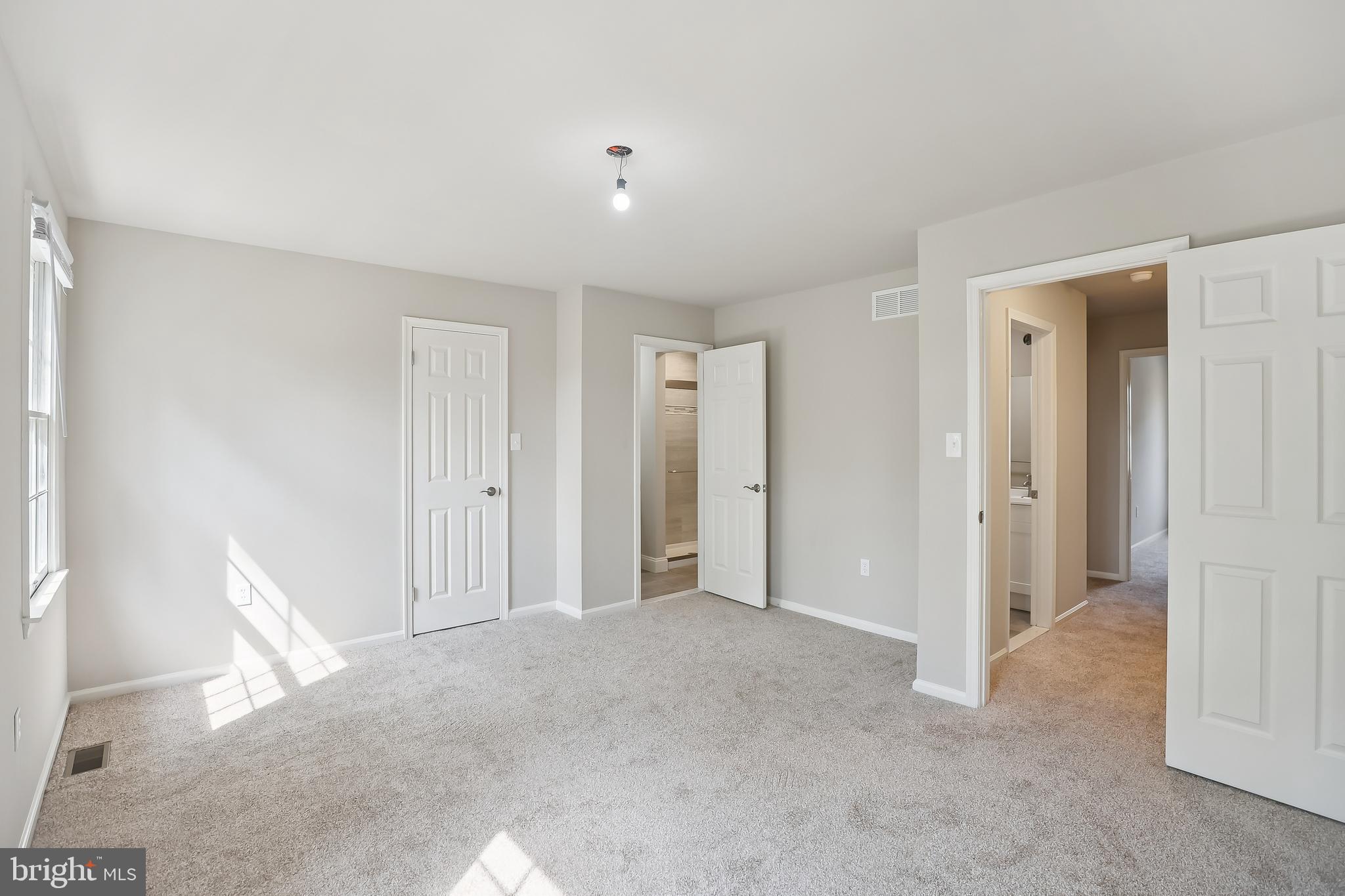 EAST FALLS - Residential Lease