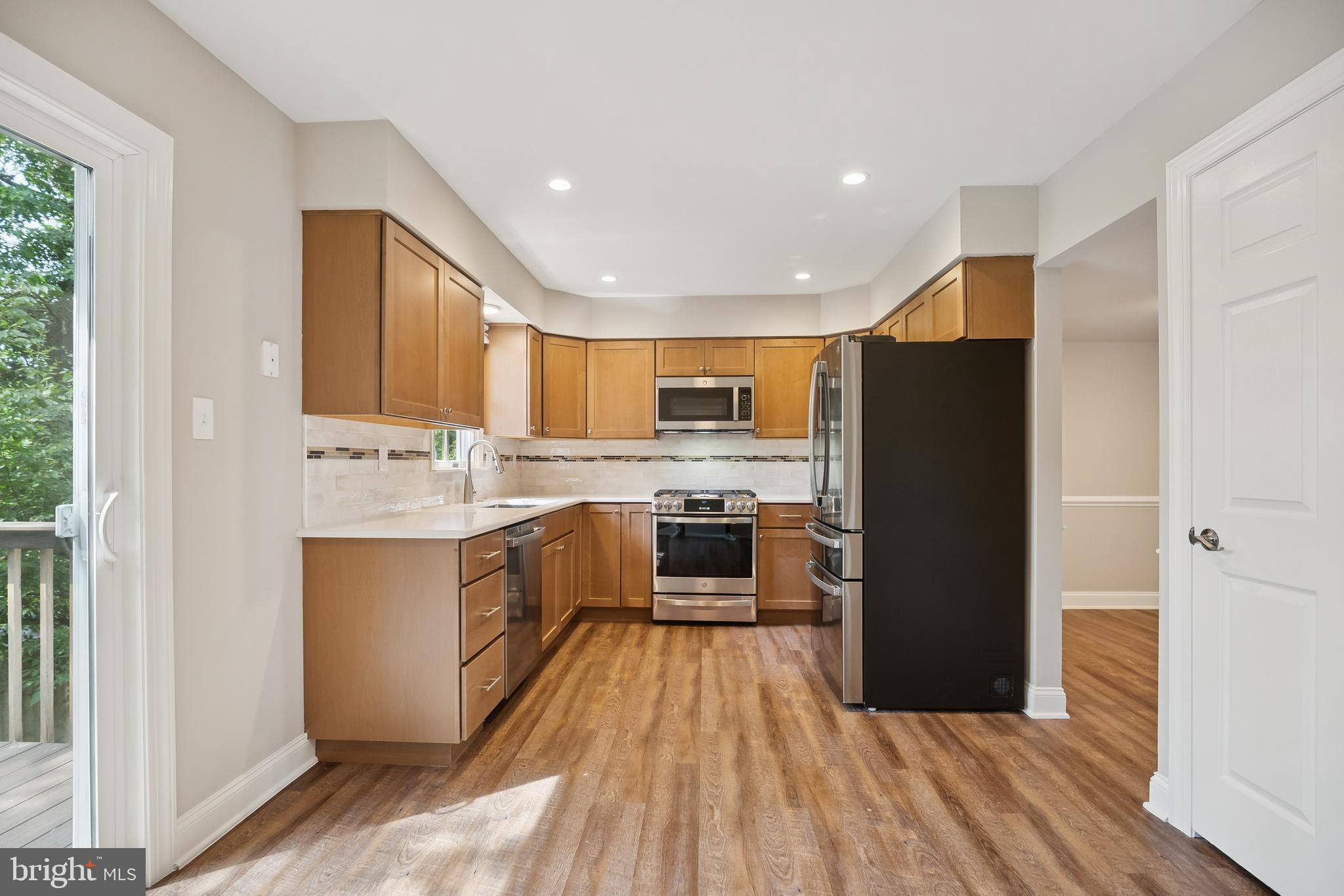 EAST FALLS - Residential Lease