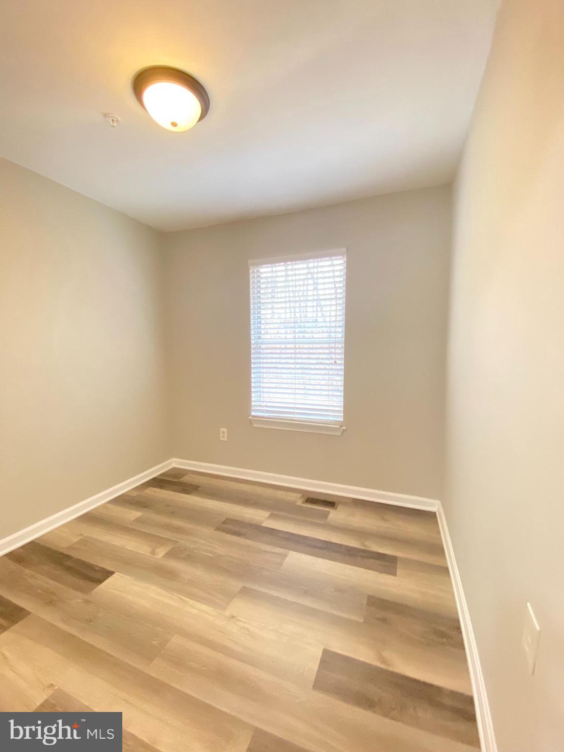 FORESTVILLE PARK - Residential Lease