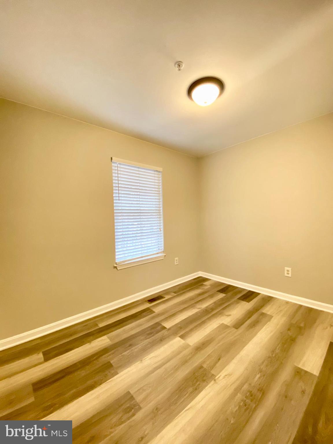 FORESTVILLE PARK - Residential Lease