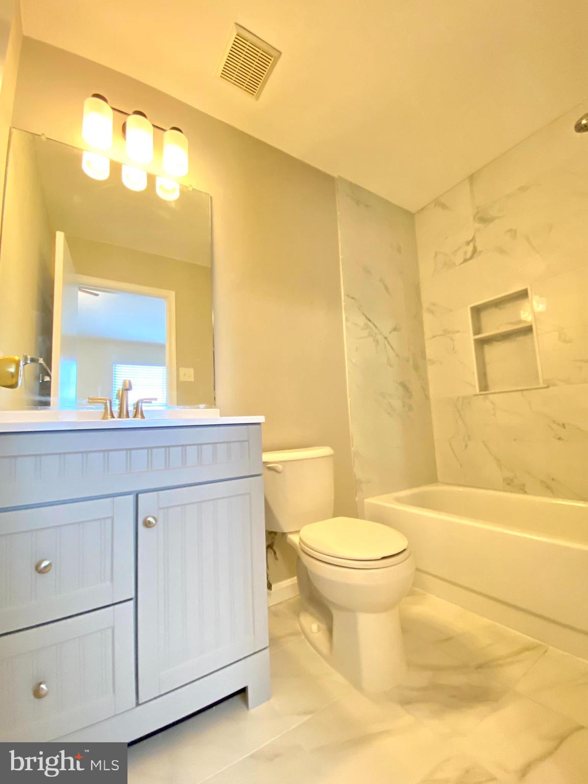 FORESTVILLE PARK - Residential Lease