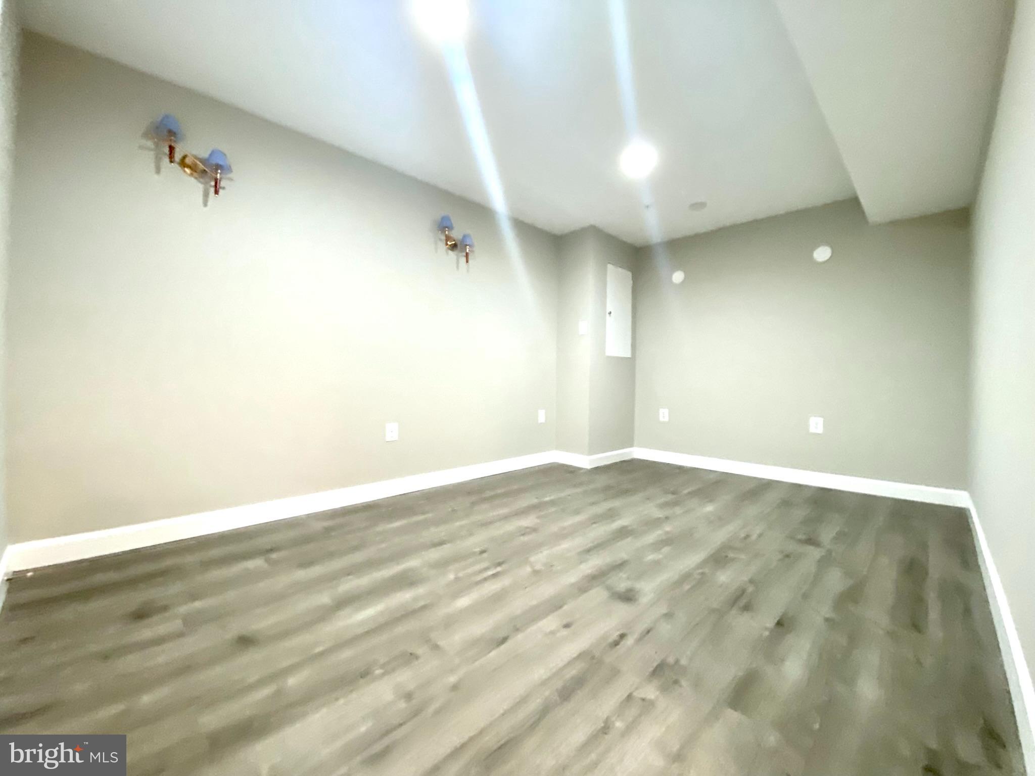 FORESTVILLE PARK - Residential Lease