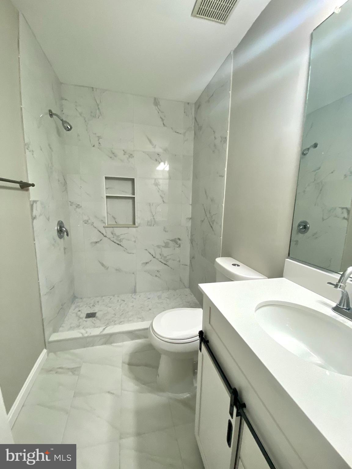 FORESTVILLE PARK - Residential Lease