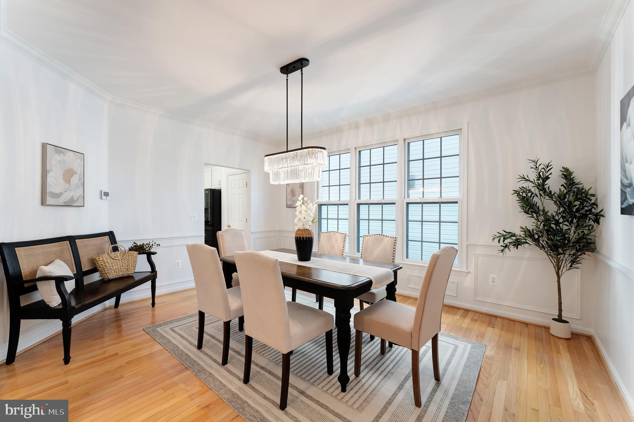 LYNDAM HILL - Residential