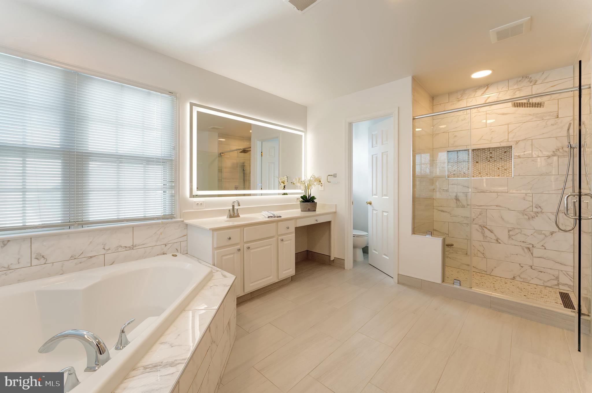 LYNDAM HILL - Residential