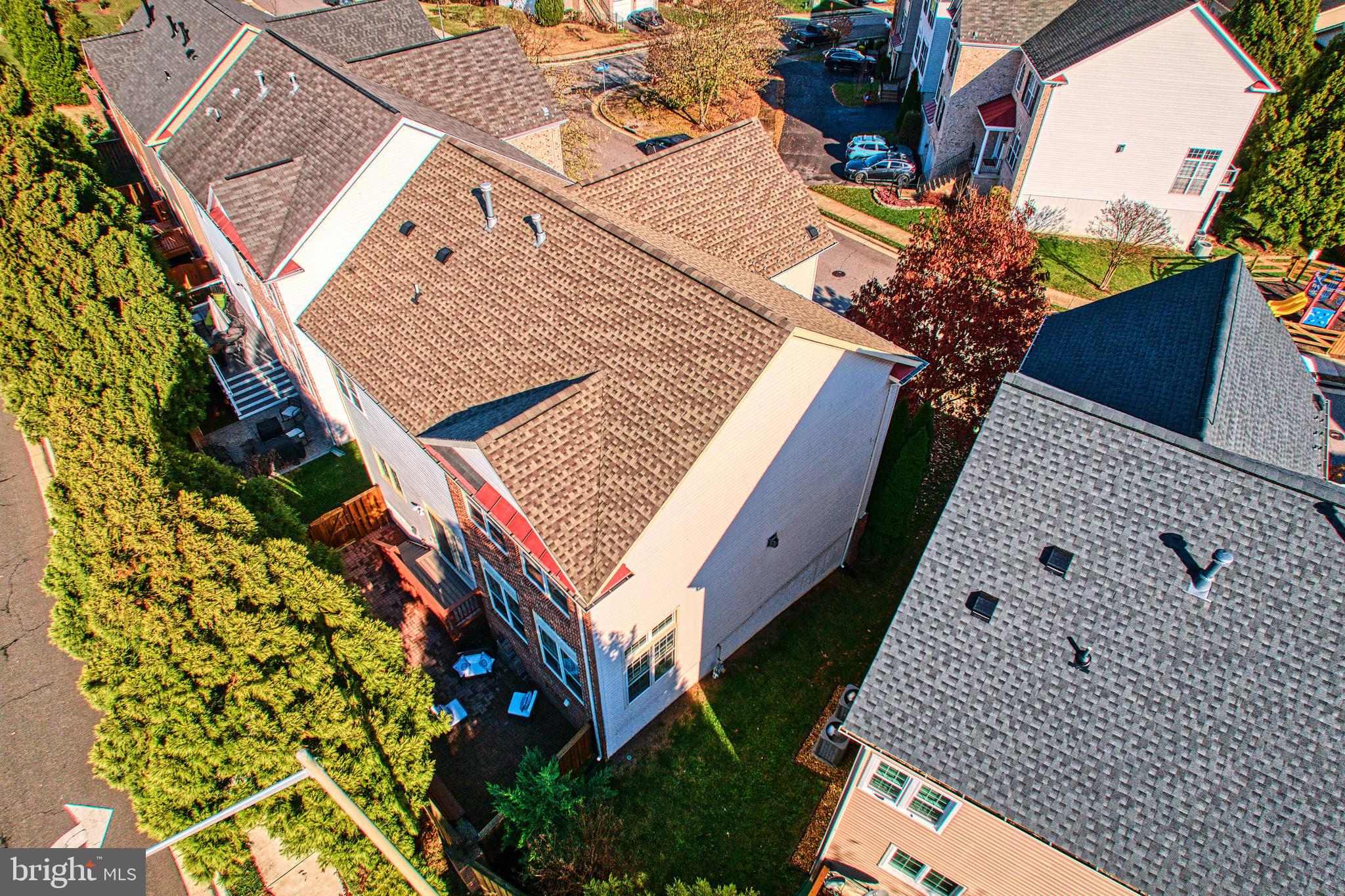 LYNDAM HILL - Residential