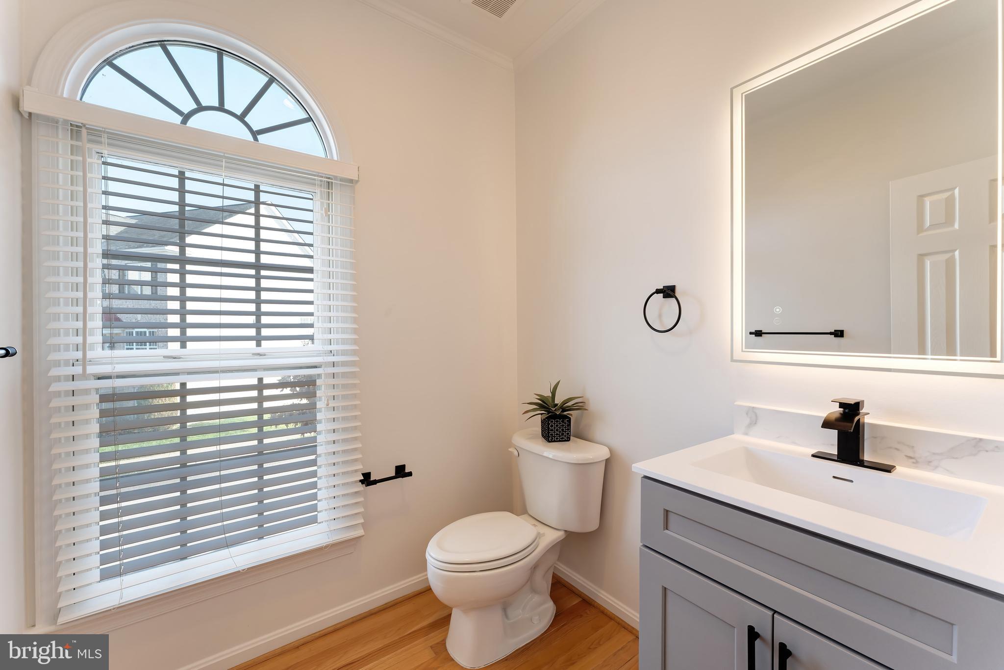 LYNDAM HILL - Residential