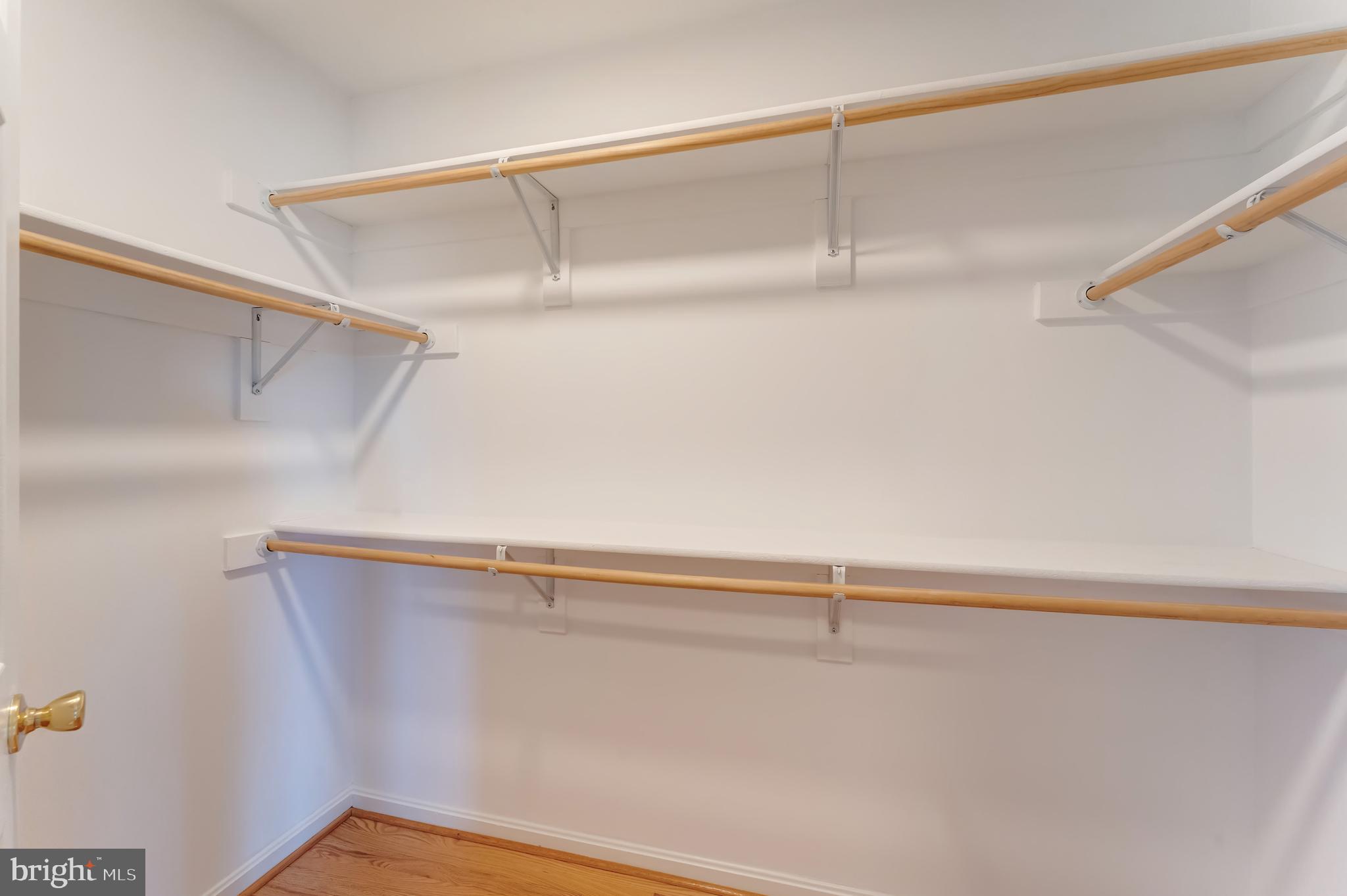 LYNDAM HILL - Residential