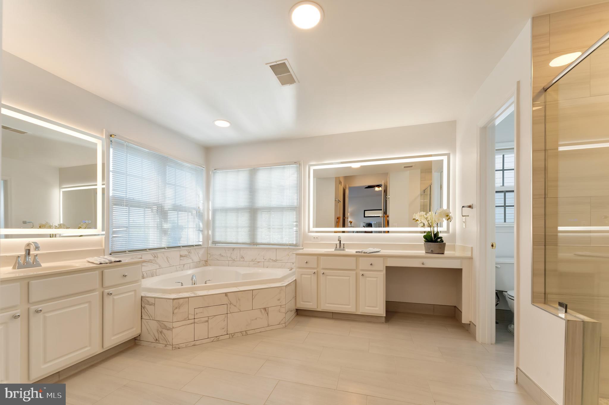 LYNDAM HILL - Residential