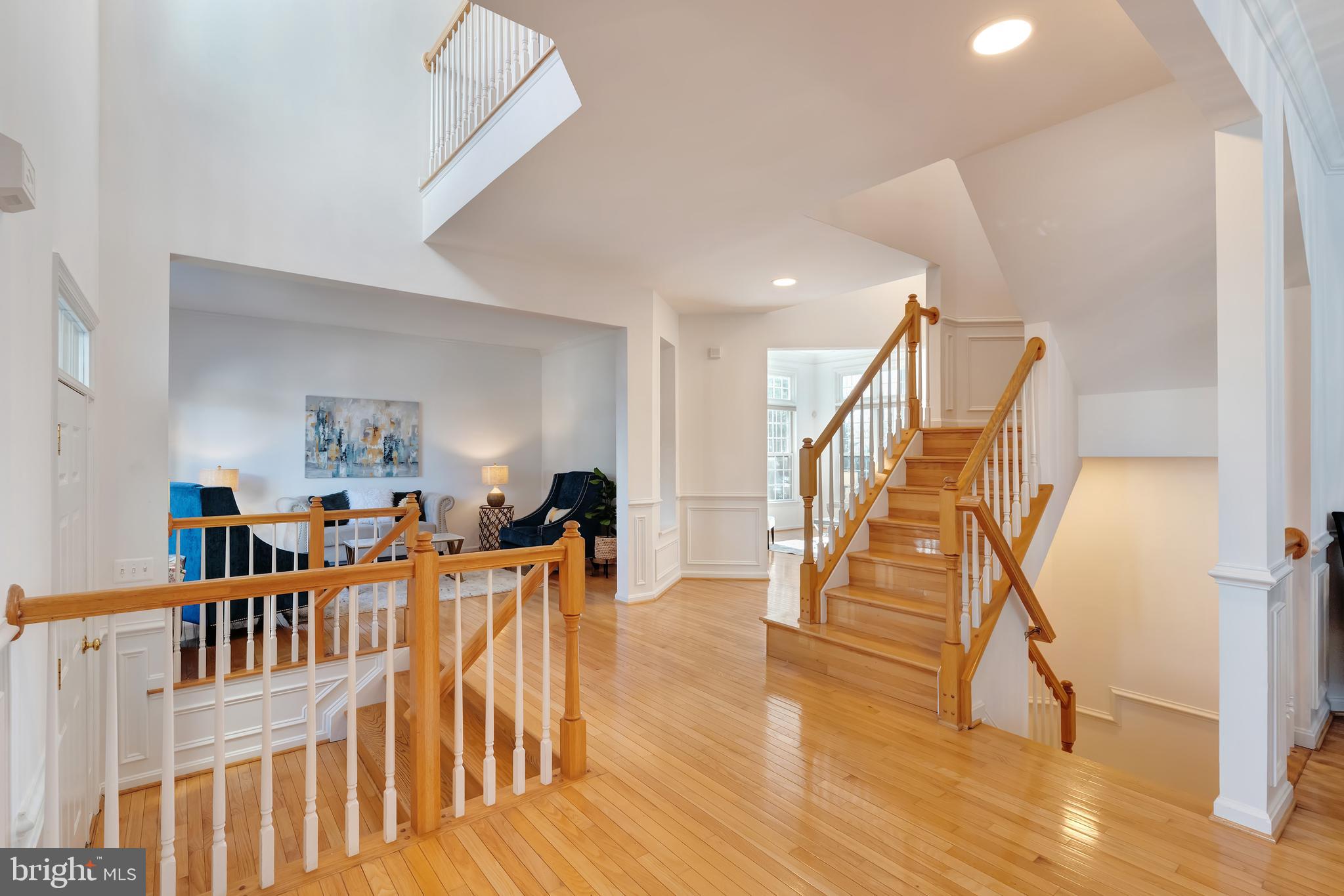 LYNDAM HILL - Residential