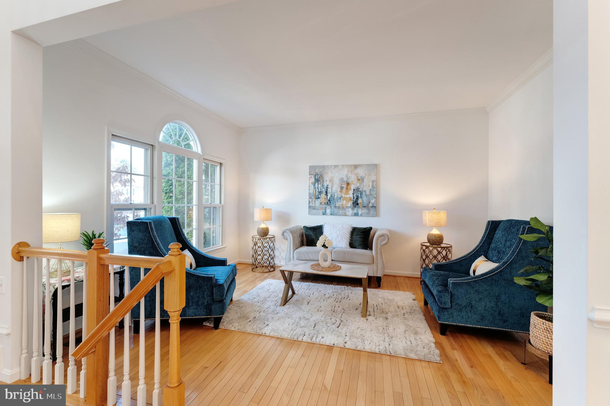 LYNDAM HILL - Residential