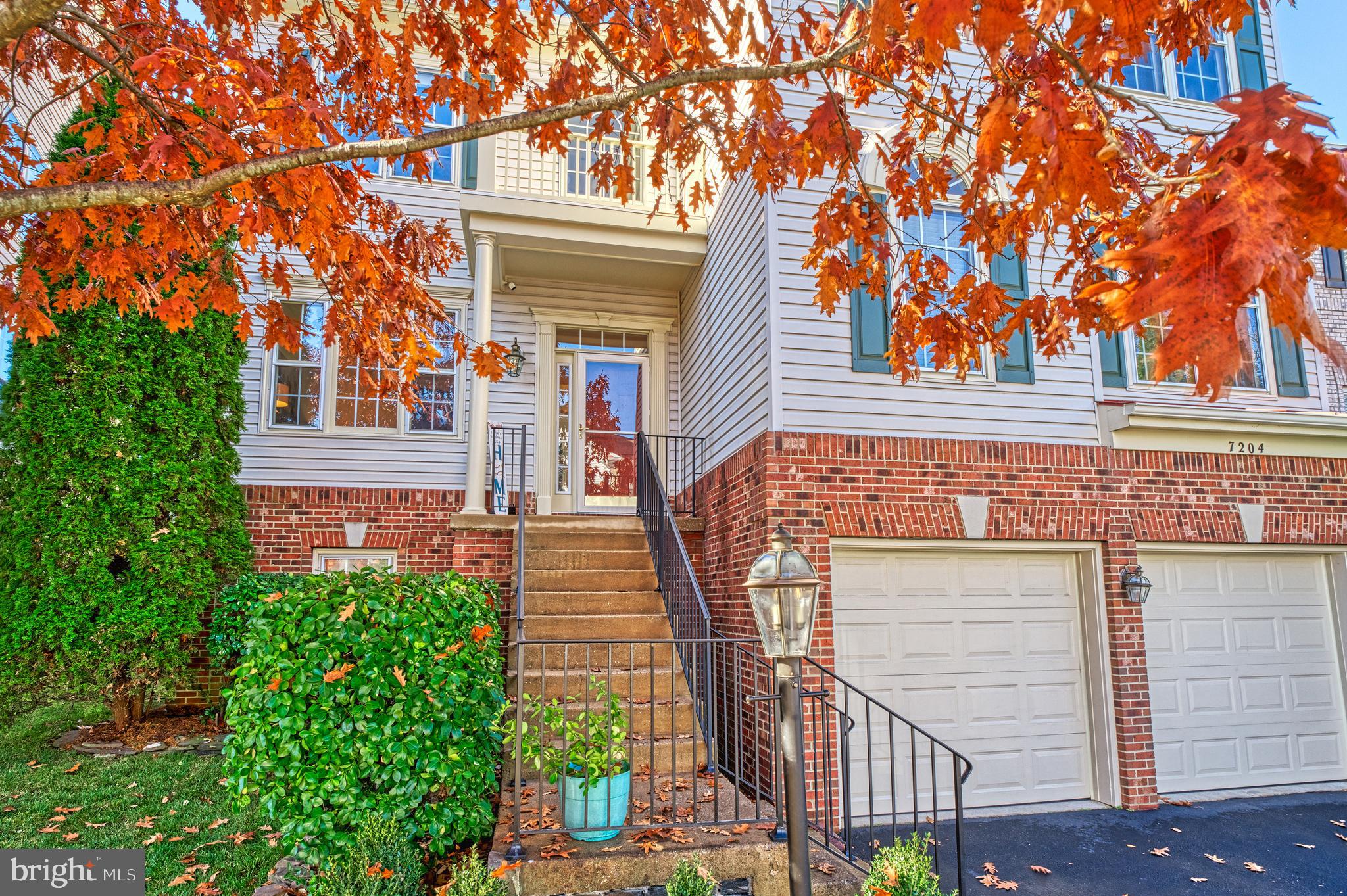 LYNDAM HILL - Residential