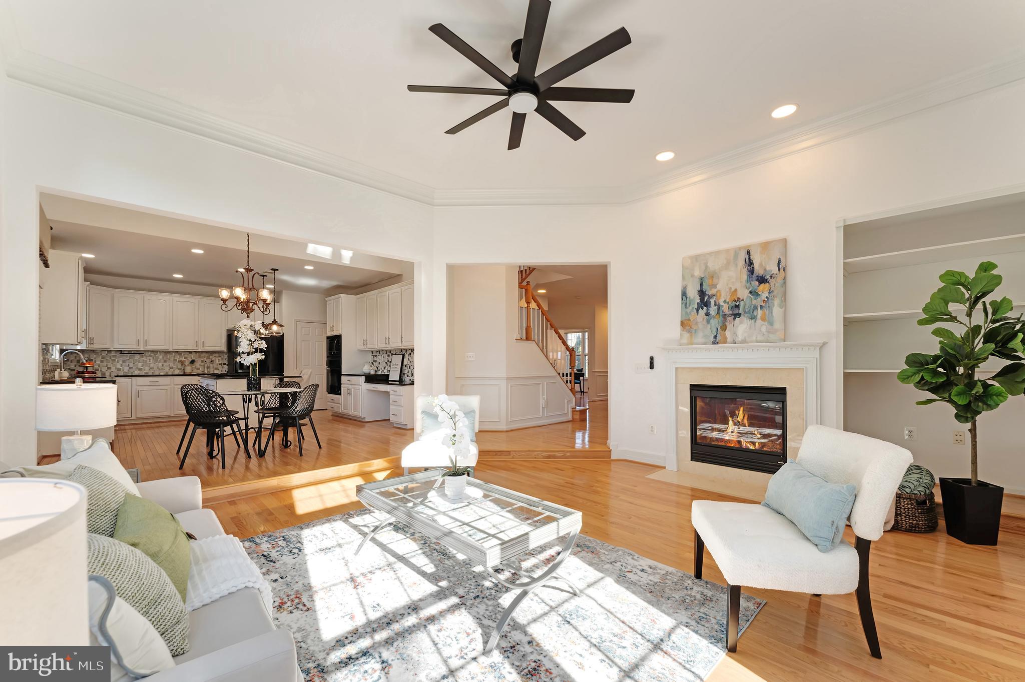 LYNDAM HILL - Residential