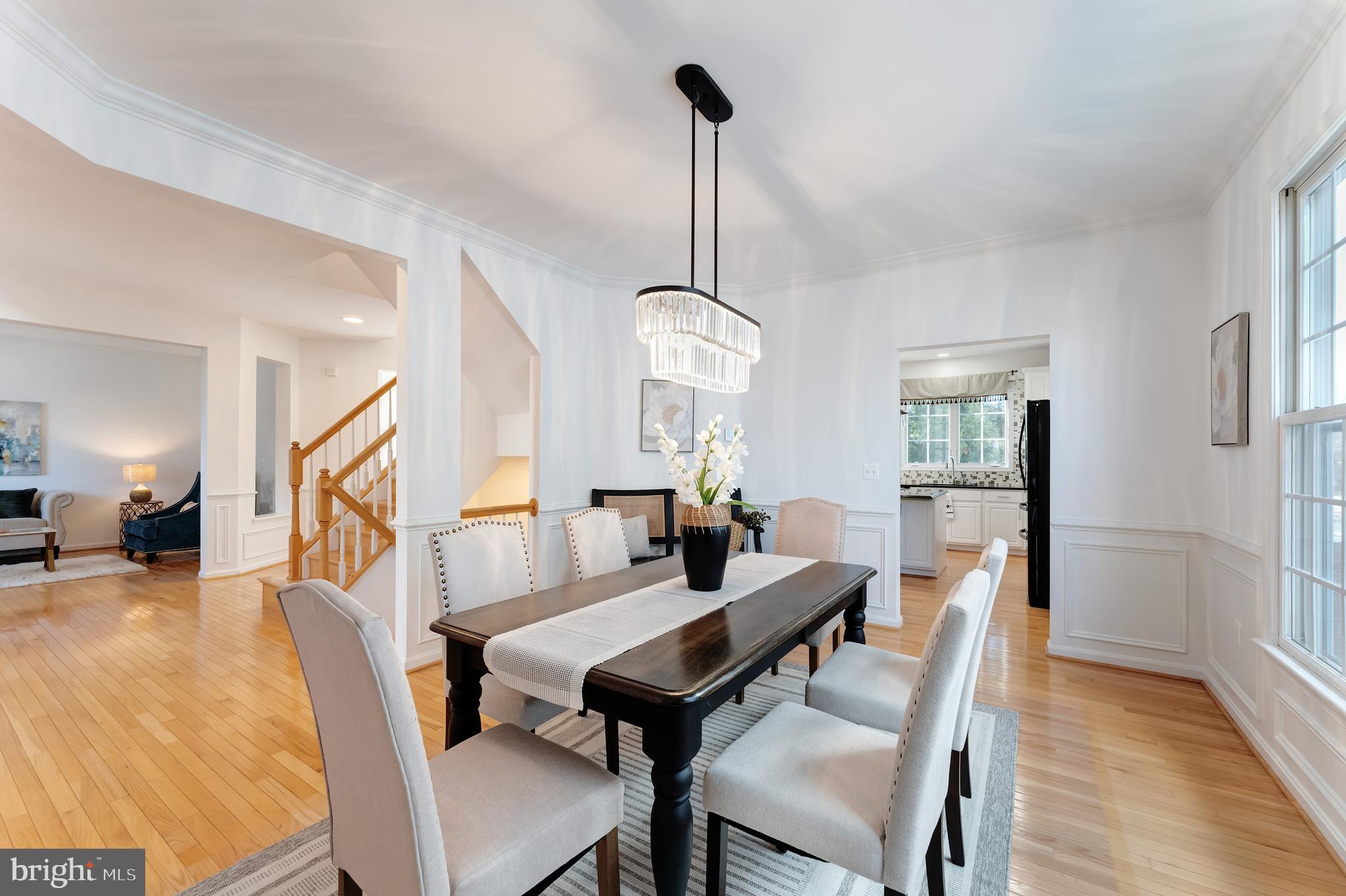 LYNDAM HILL - Residential