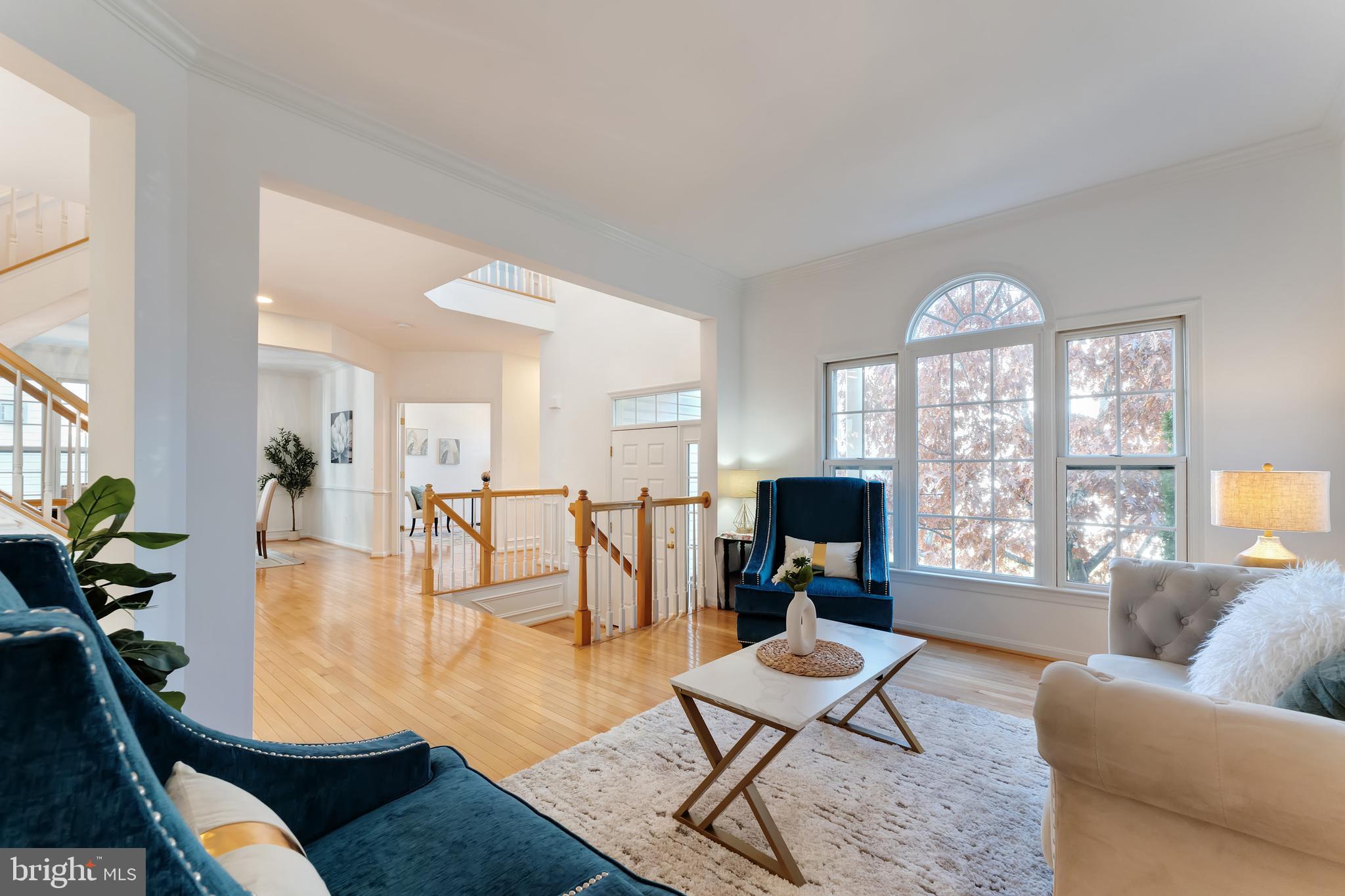 LYNDAM HILL - Residential