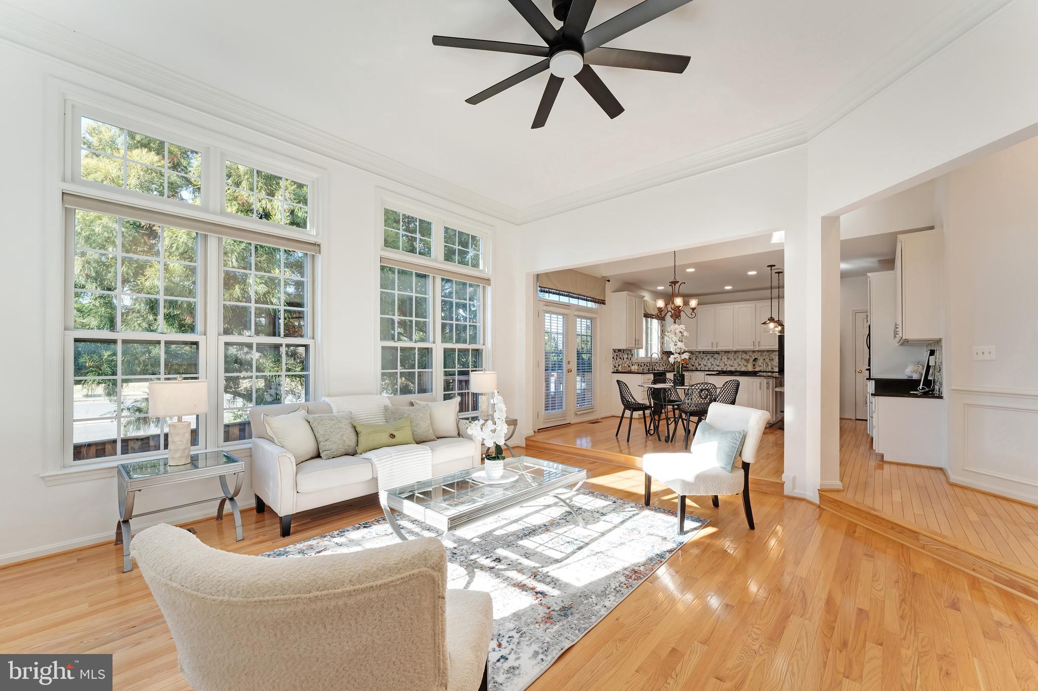 LYNDAM HILL - Residential