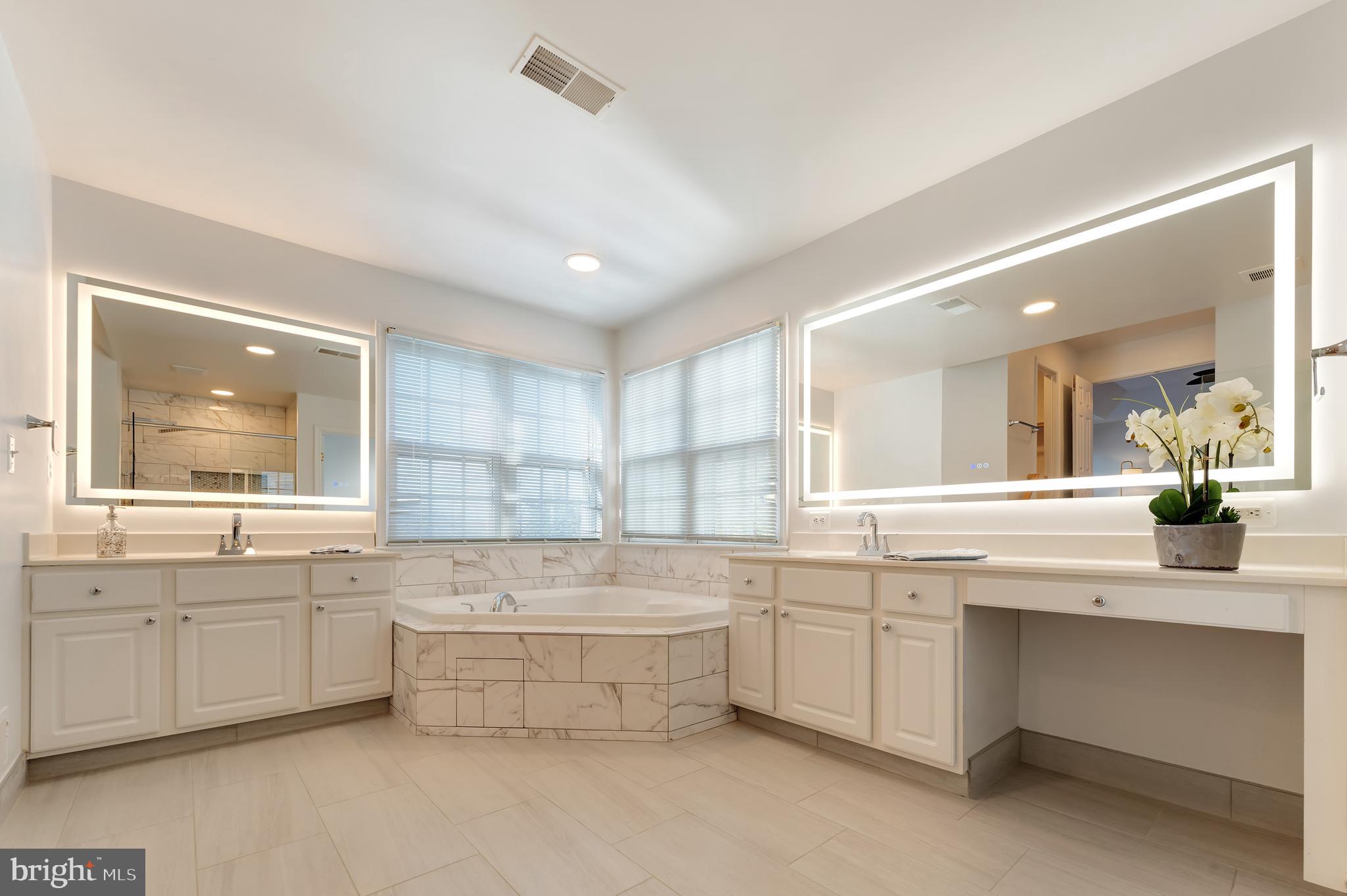 LYNDAM HILL - Residential