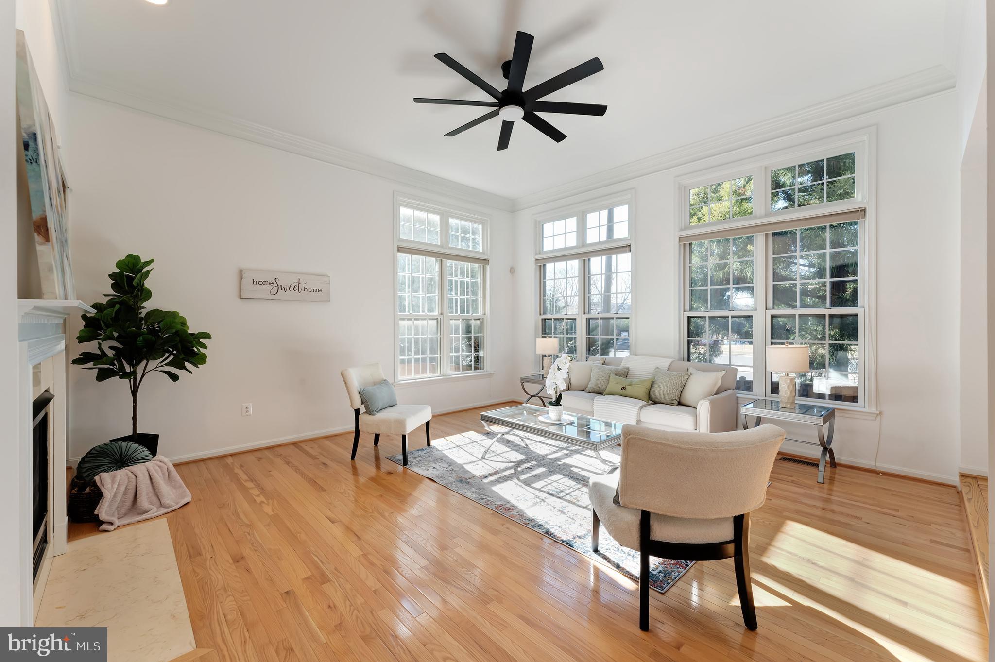 LYNDAM HILL - Residential