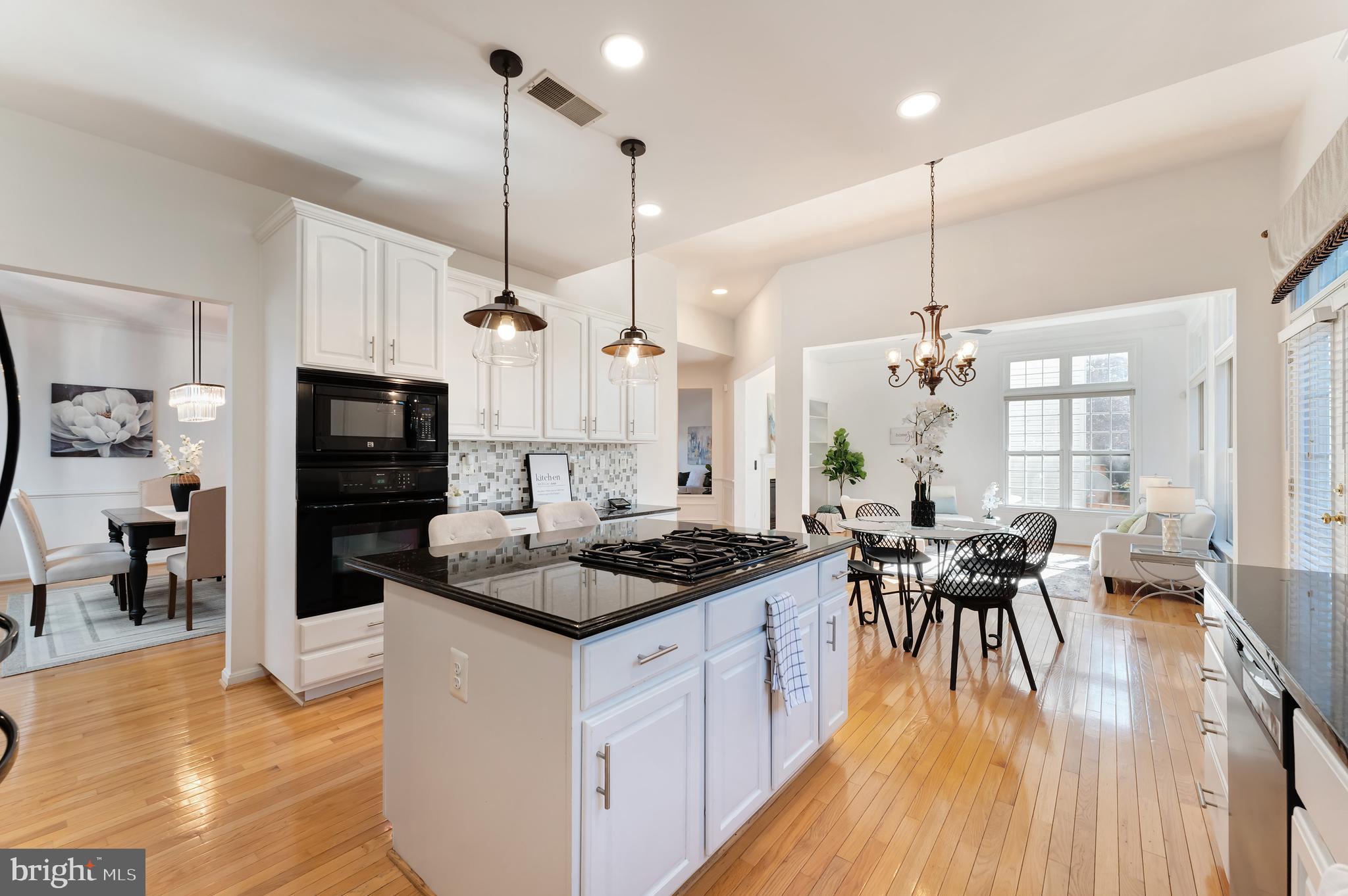 LYNDAM HILL - Residential