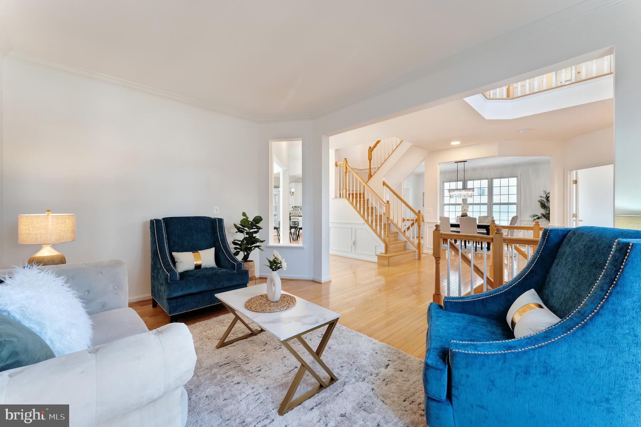 LYNDAM HILL - Residential