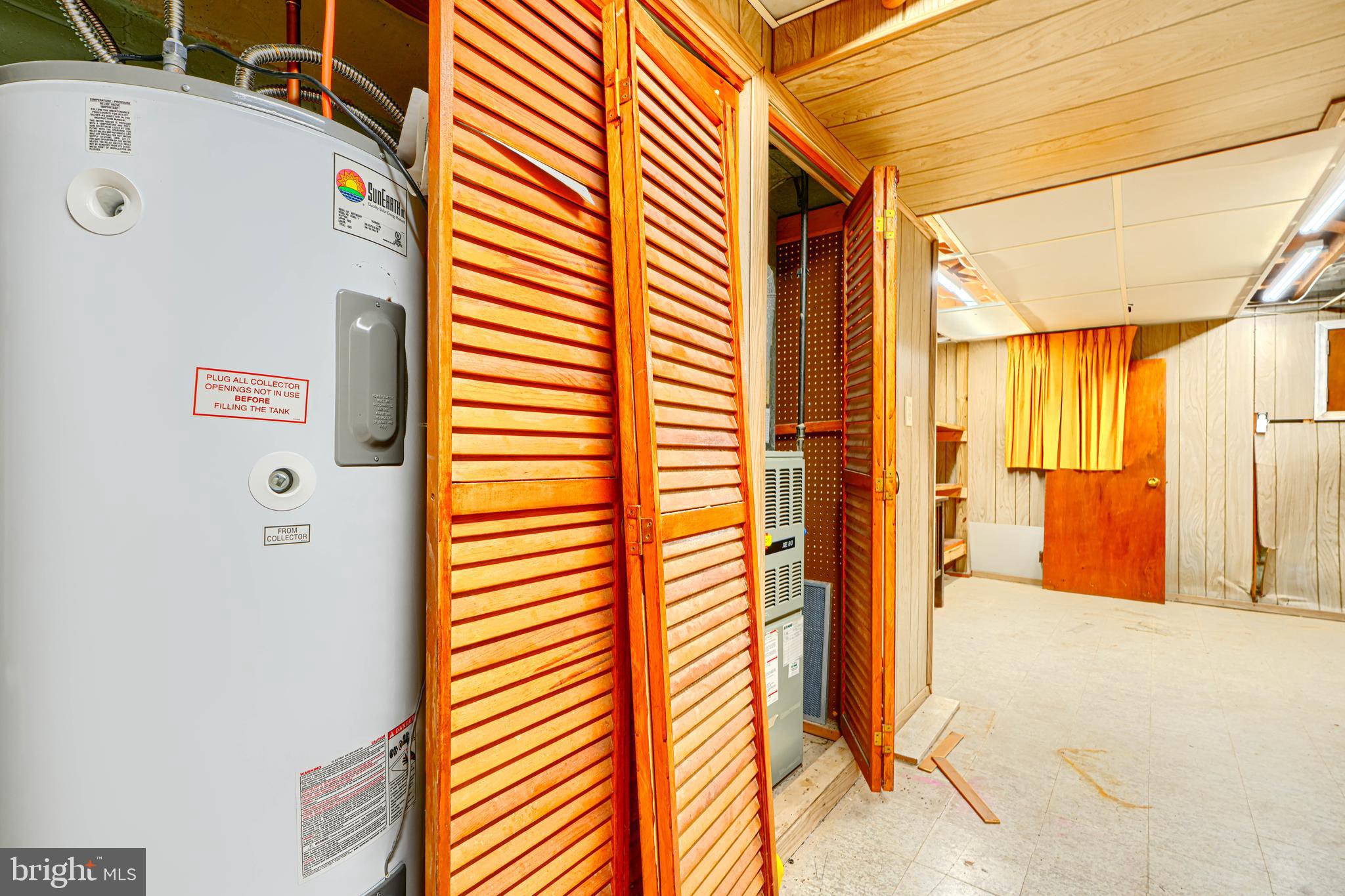 COLONIAL ACRES - Residential