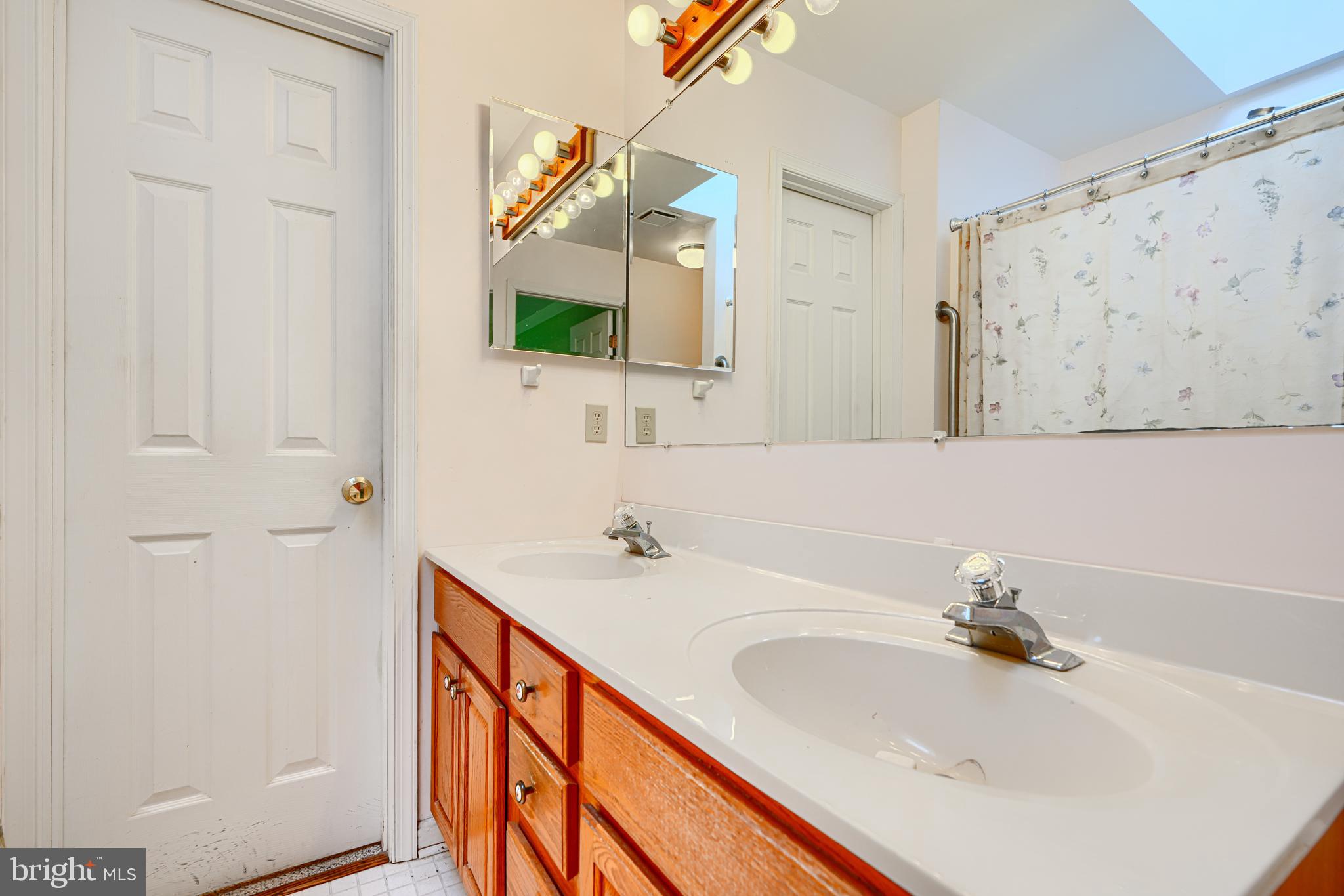 COLONIAL ACRES - Residential