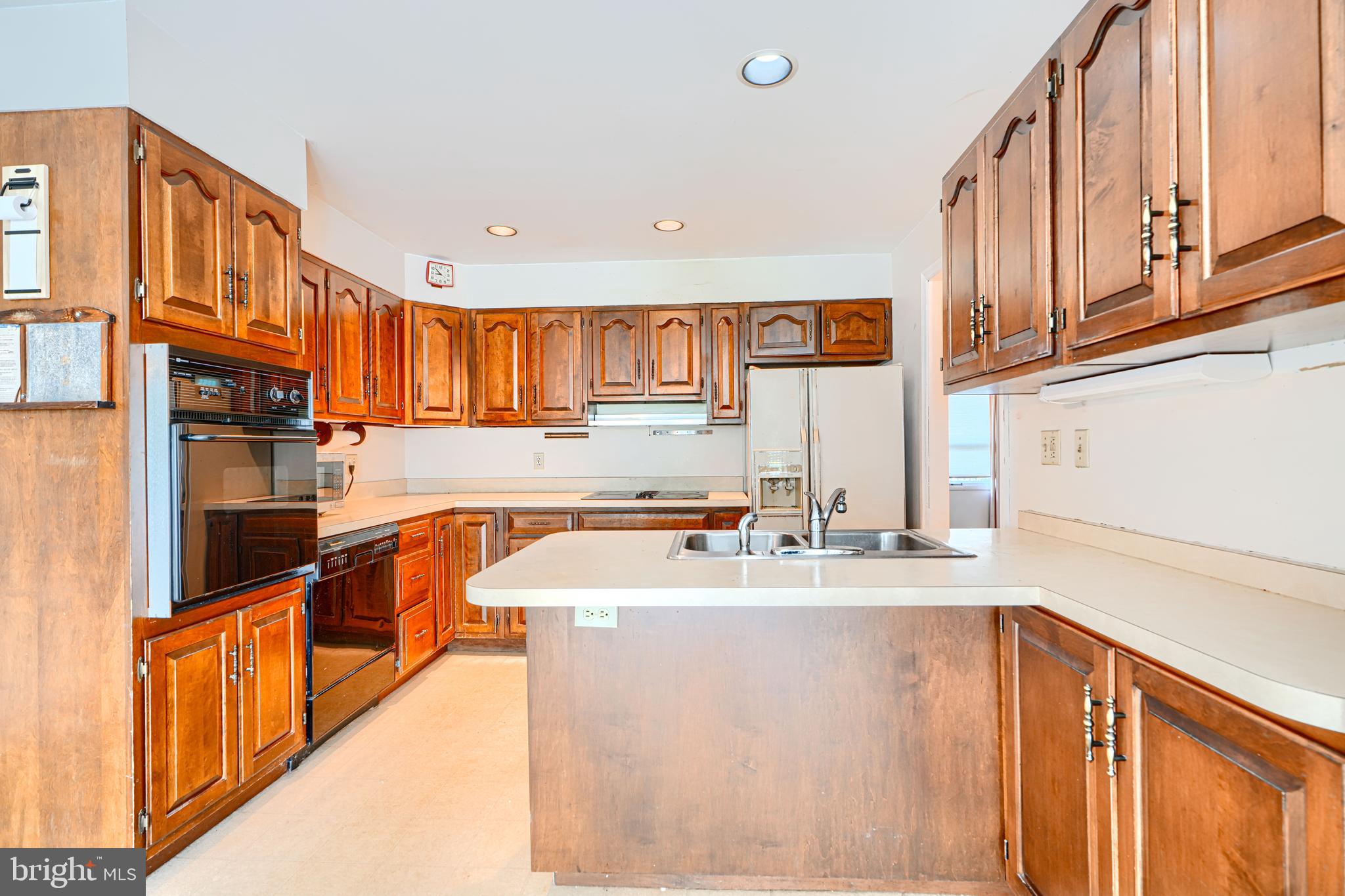 COLONIAL ACRES - Residential