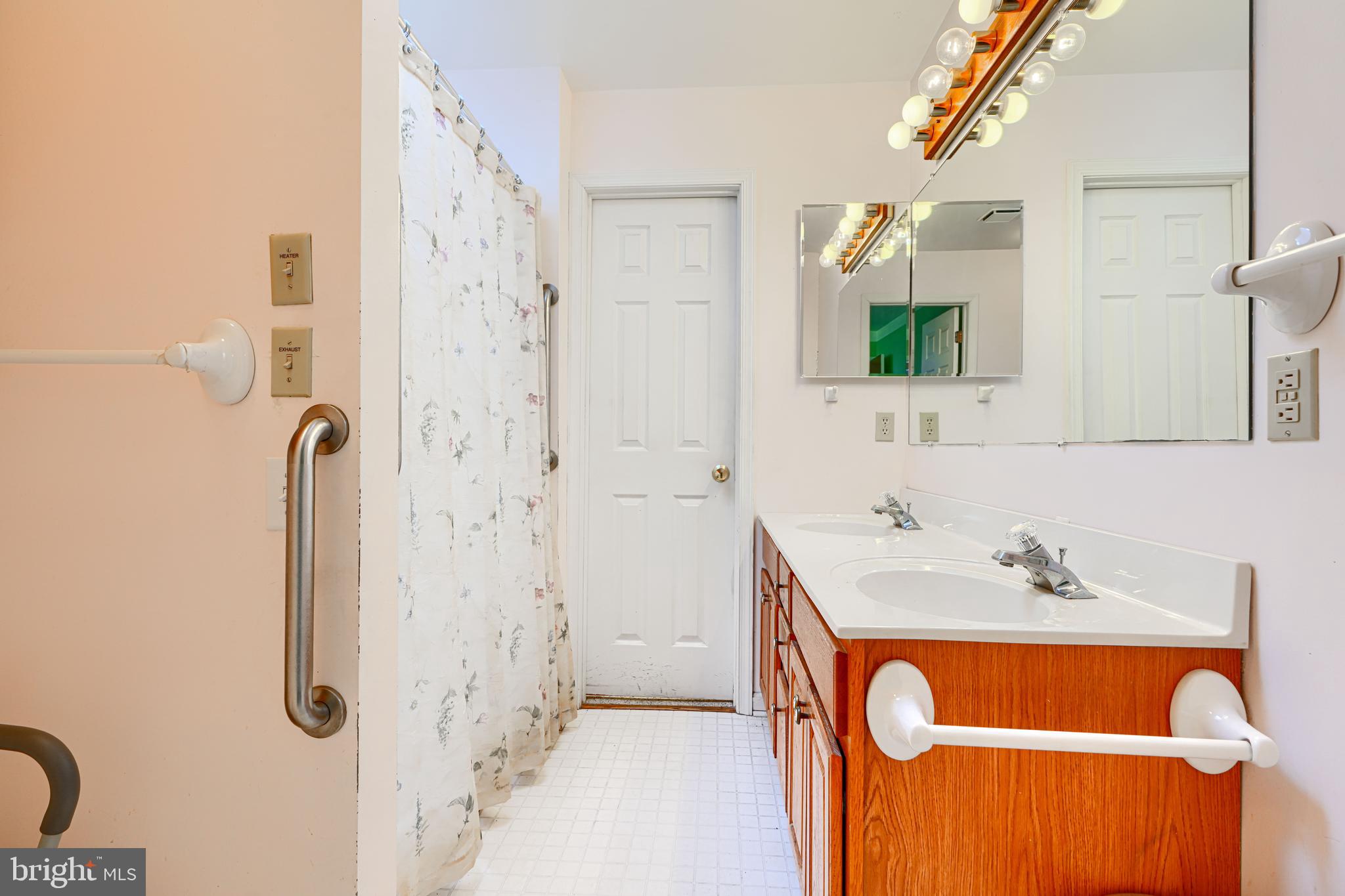 COLONIAL ACRES - Residential