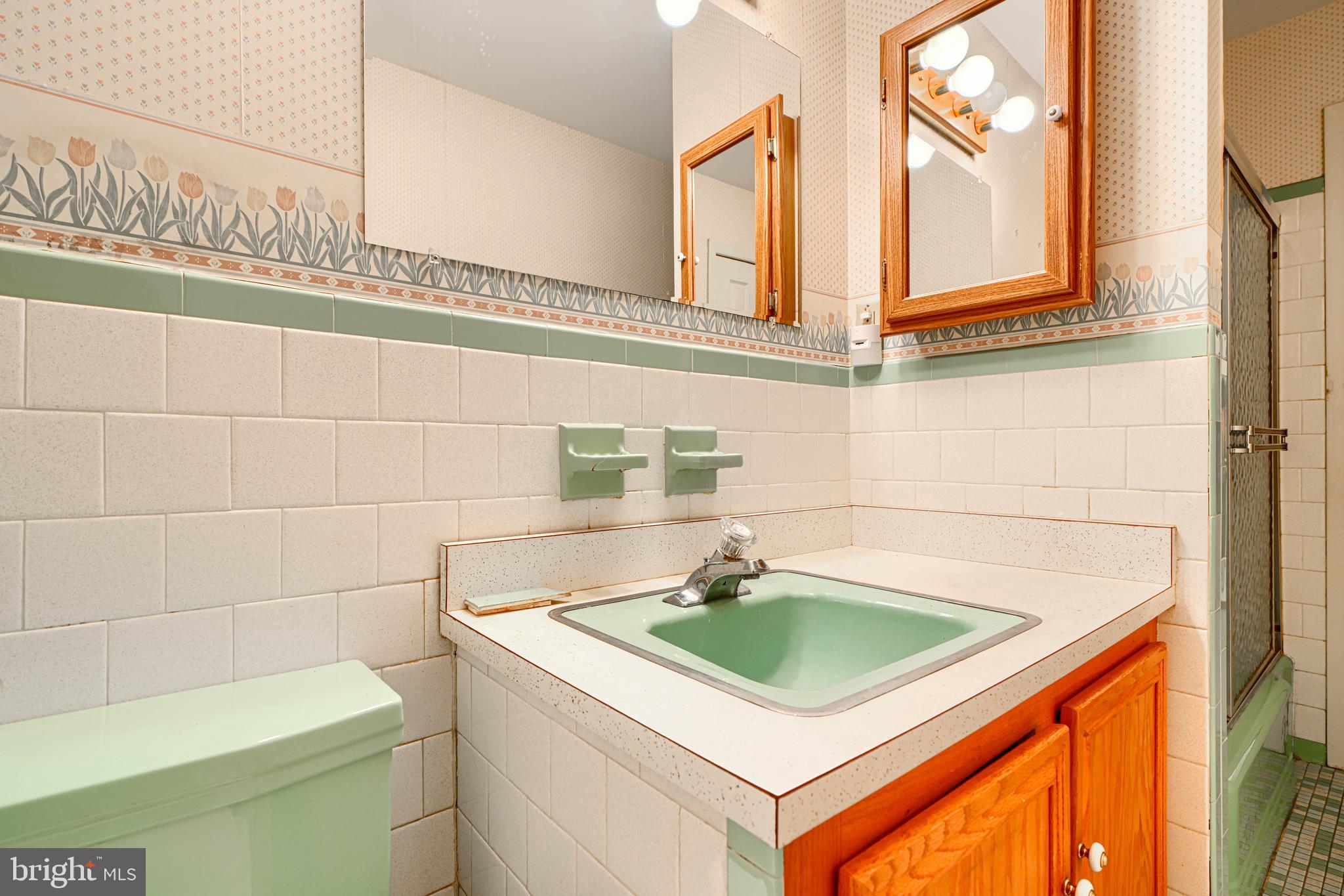 COLONIAL ACRES - Residential