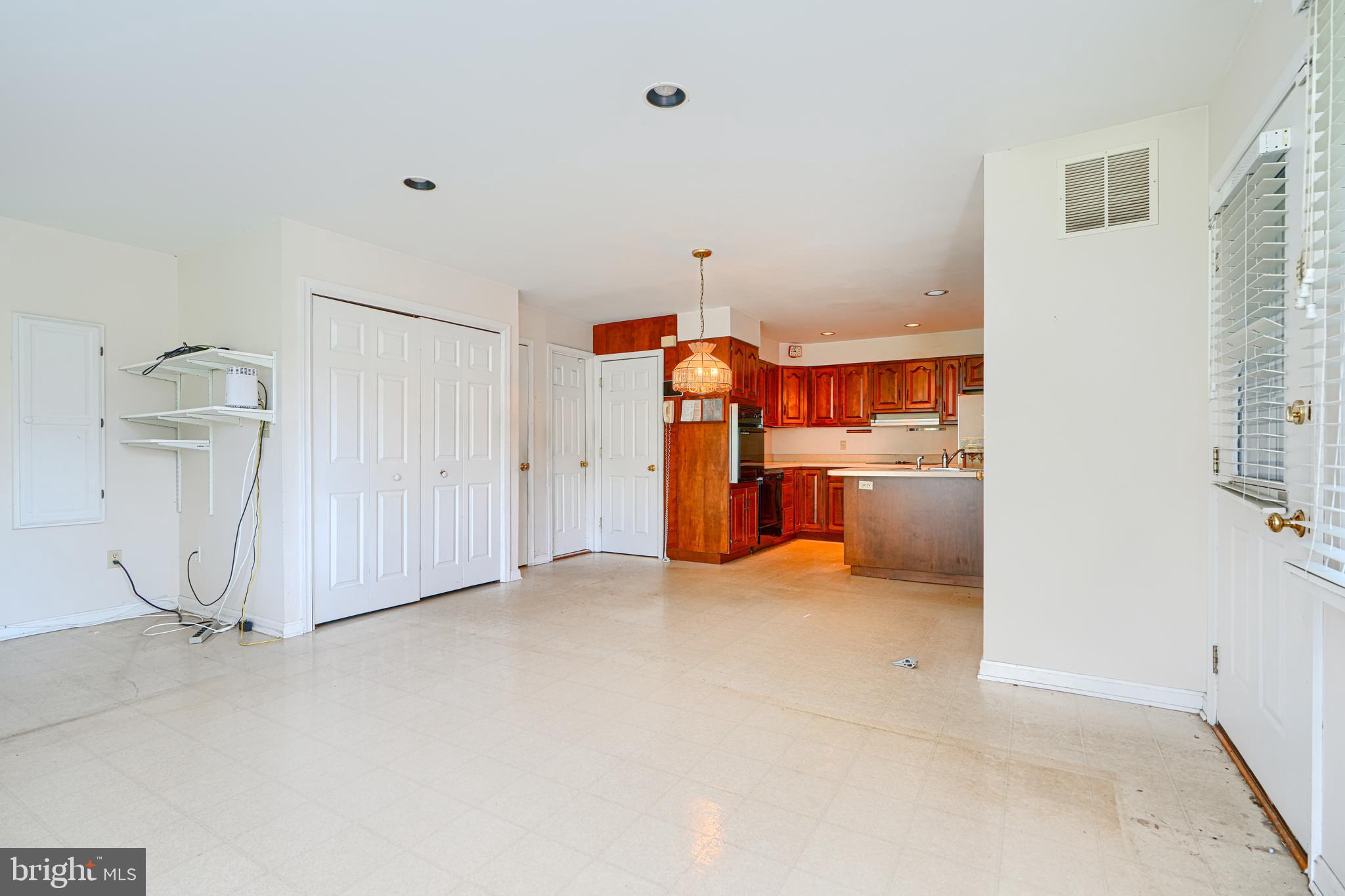 COLONIAL ACRES - Residential