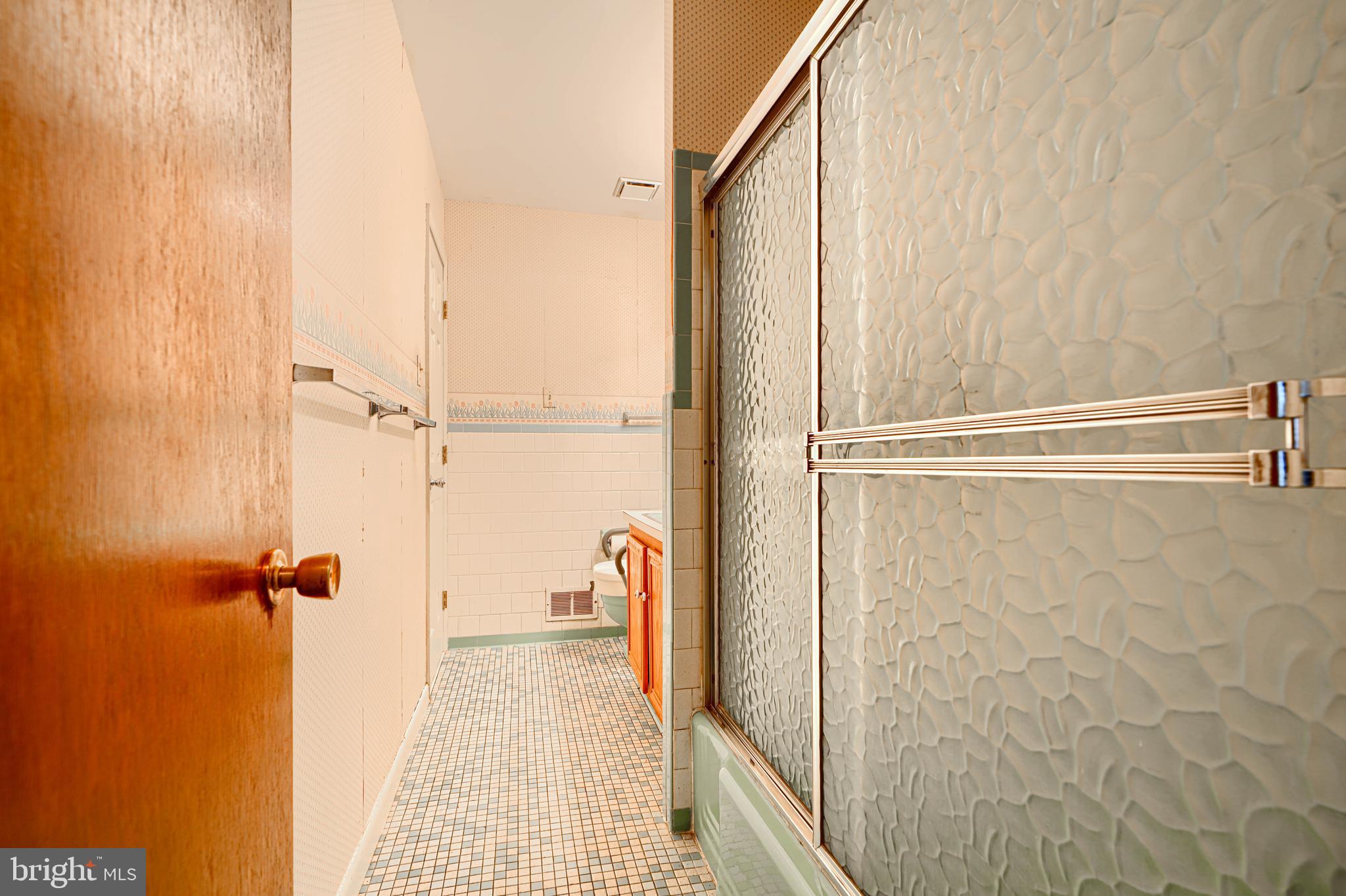 COLONIAL ACRES - Residential