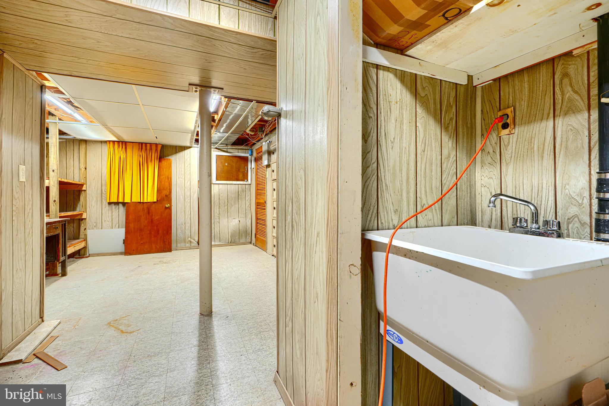 COLONIAL ACRES - Residential