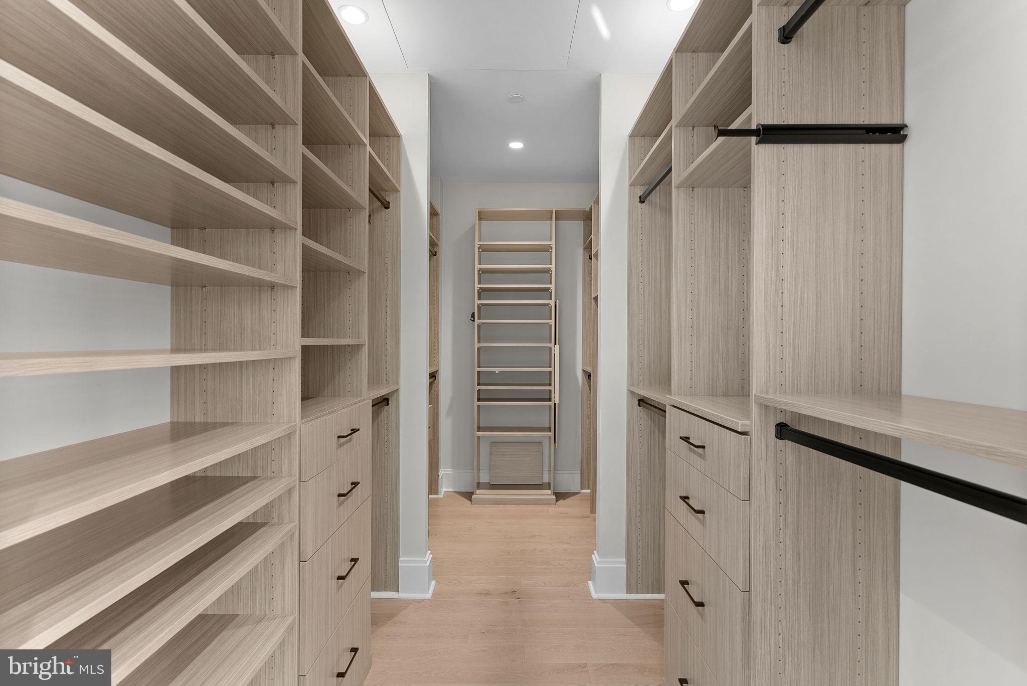 TYSONS CORNER - Residential