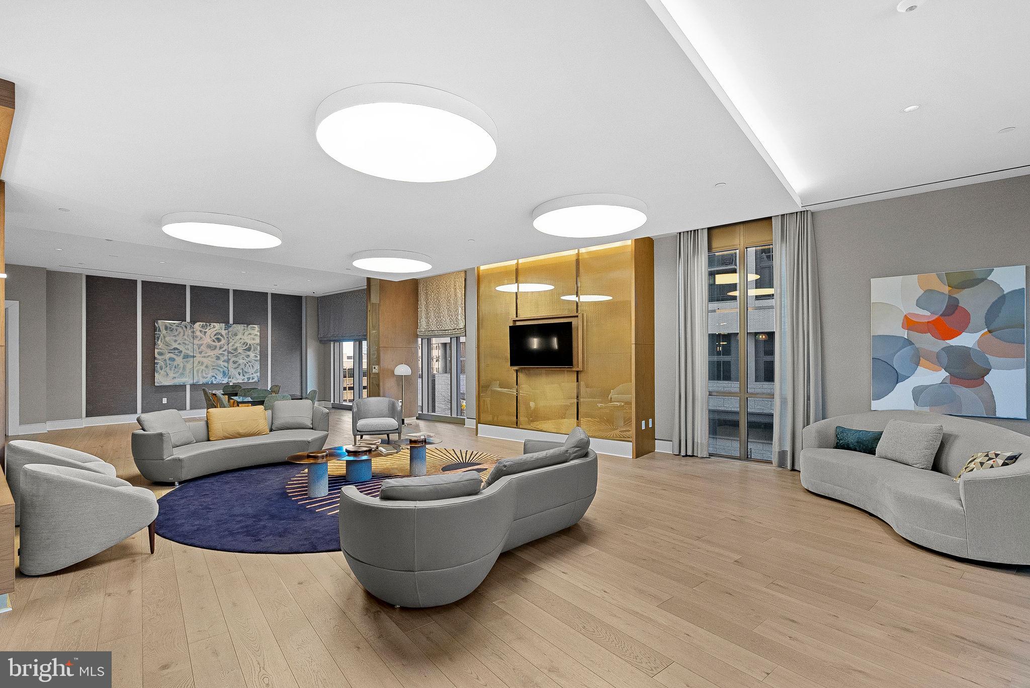 TYSONS CORNER - Residential