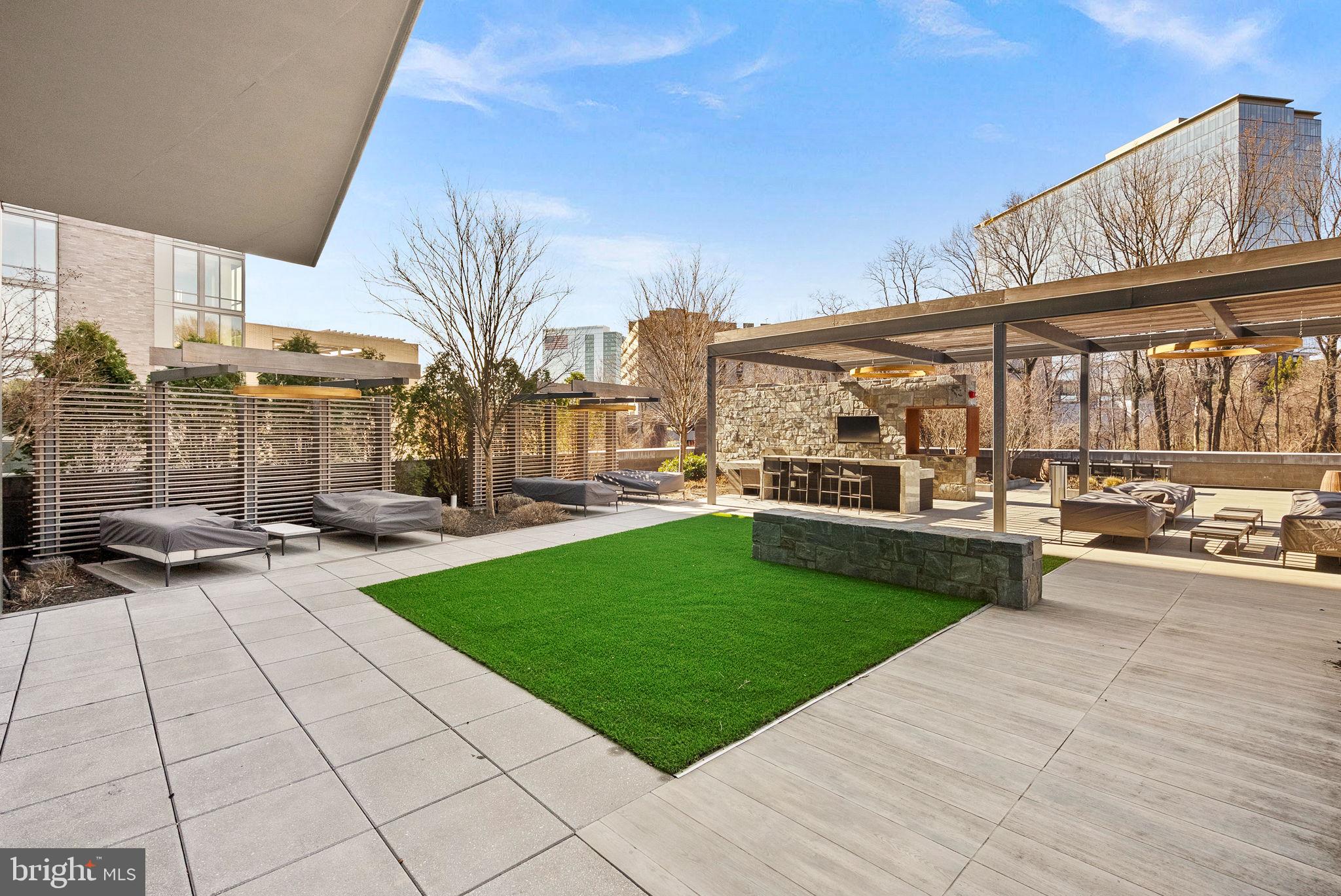 TYSONS CORNER - Residential