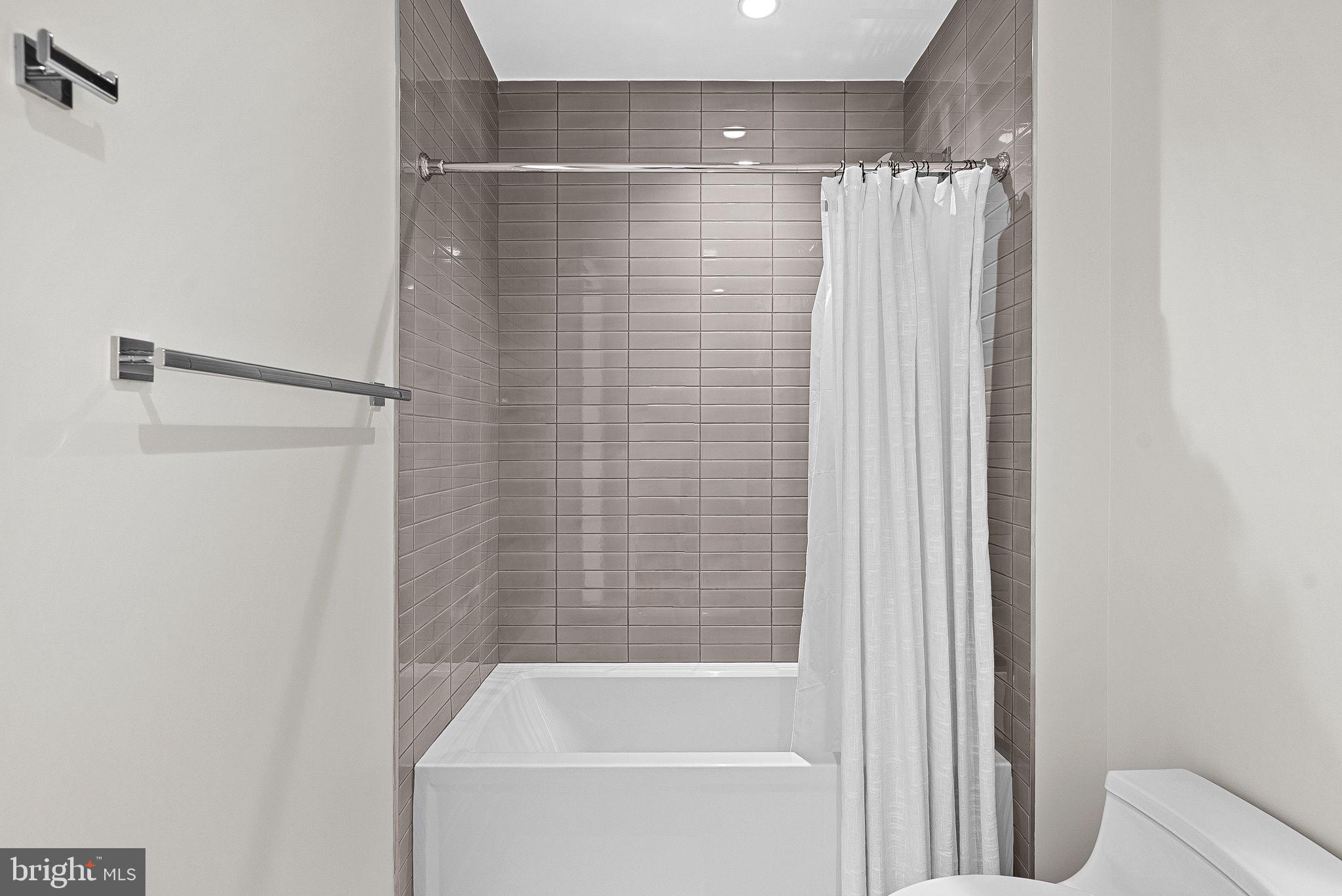 TYSONS CORNER - Residential